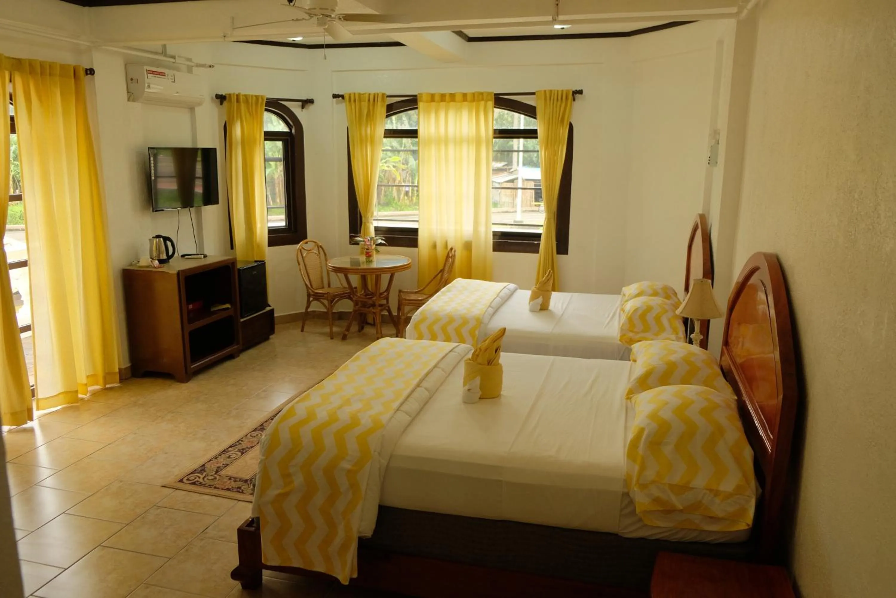 Bed in Villa Italia Hotel