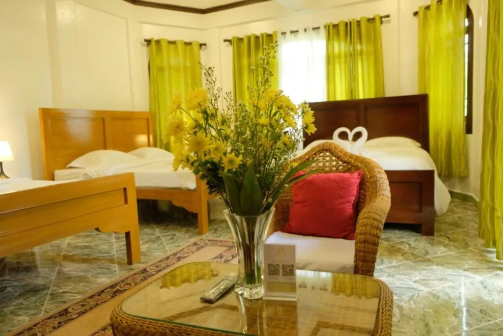 Bed in Villa Italia Hotel