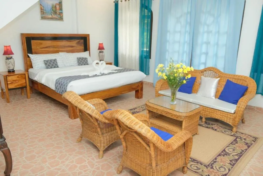 Bed in Villa Italia Hotel