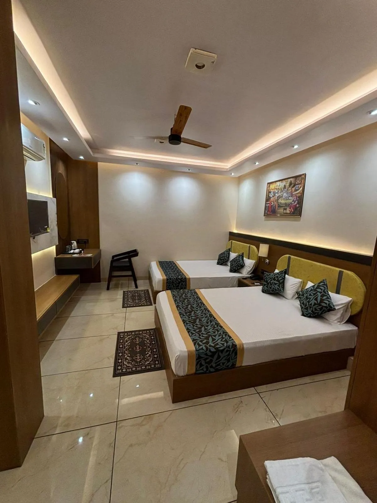 Bed in Hotel Shakuntla Palace