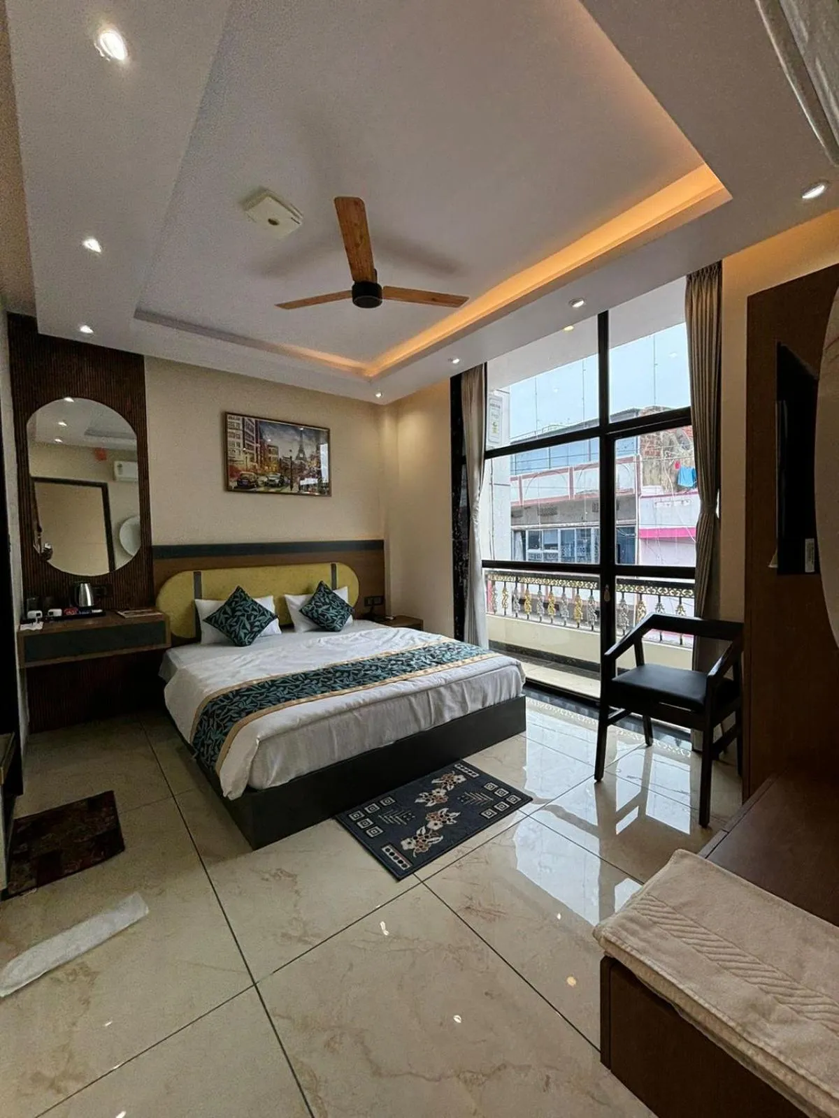 Bed in Hotel Shakuntla Palace