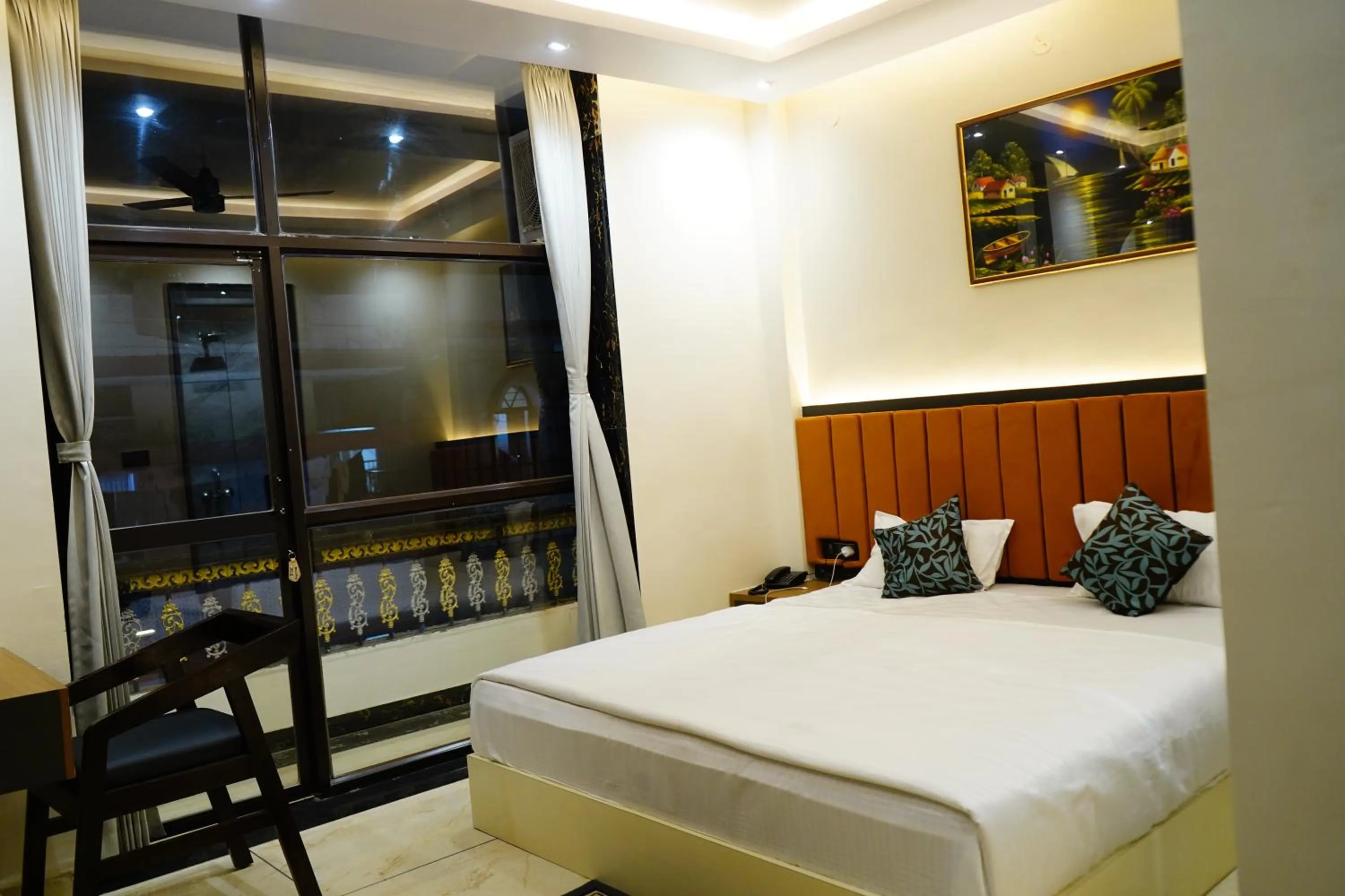 Bed in Hotel Shakuntla Palace