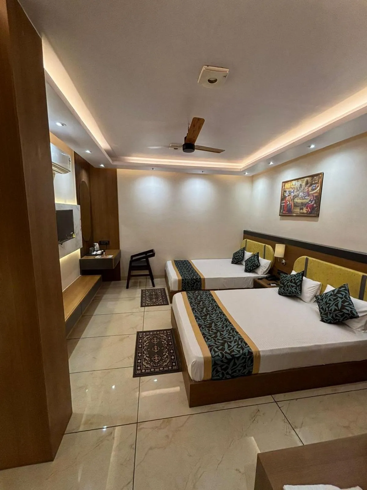 Bed in Hotel Shakuntla Palace