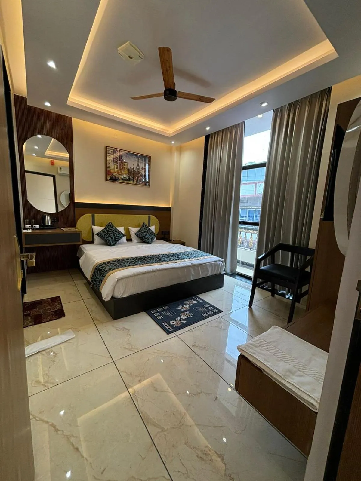 Bed in Hotel Shakuntla Palace