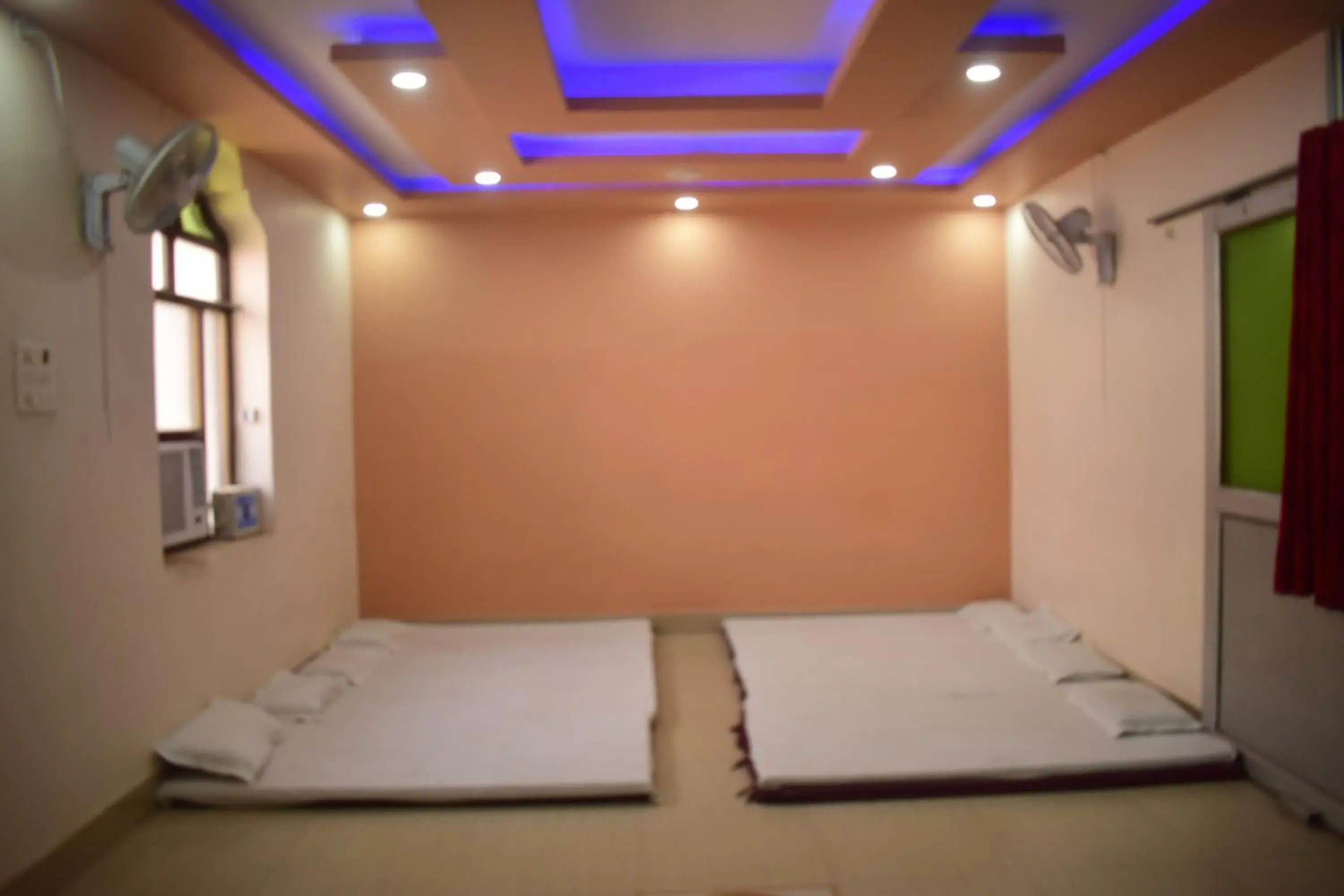 8-Bed Mixed Dormitory Room - single occupancy in Hotel Shakuntla Palace - 400 Meters away from Vishnu Pad Temple 7 mins walk 8-Bed Mixed Dormitory Room - single occupancy in Hotel Shakuntla Palace - 400 Meters away from Vishnu Pad Temple 7 mins walk