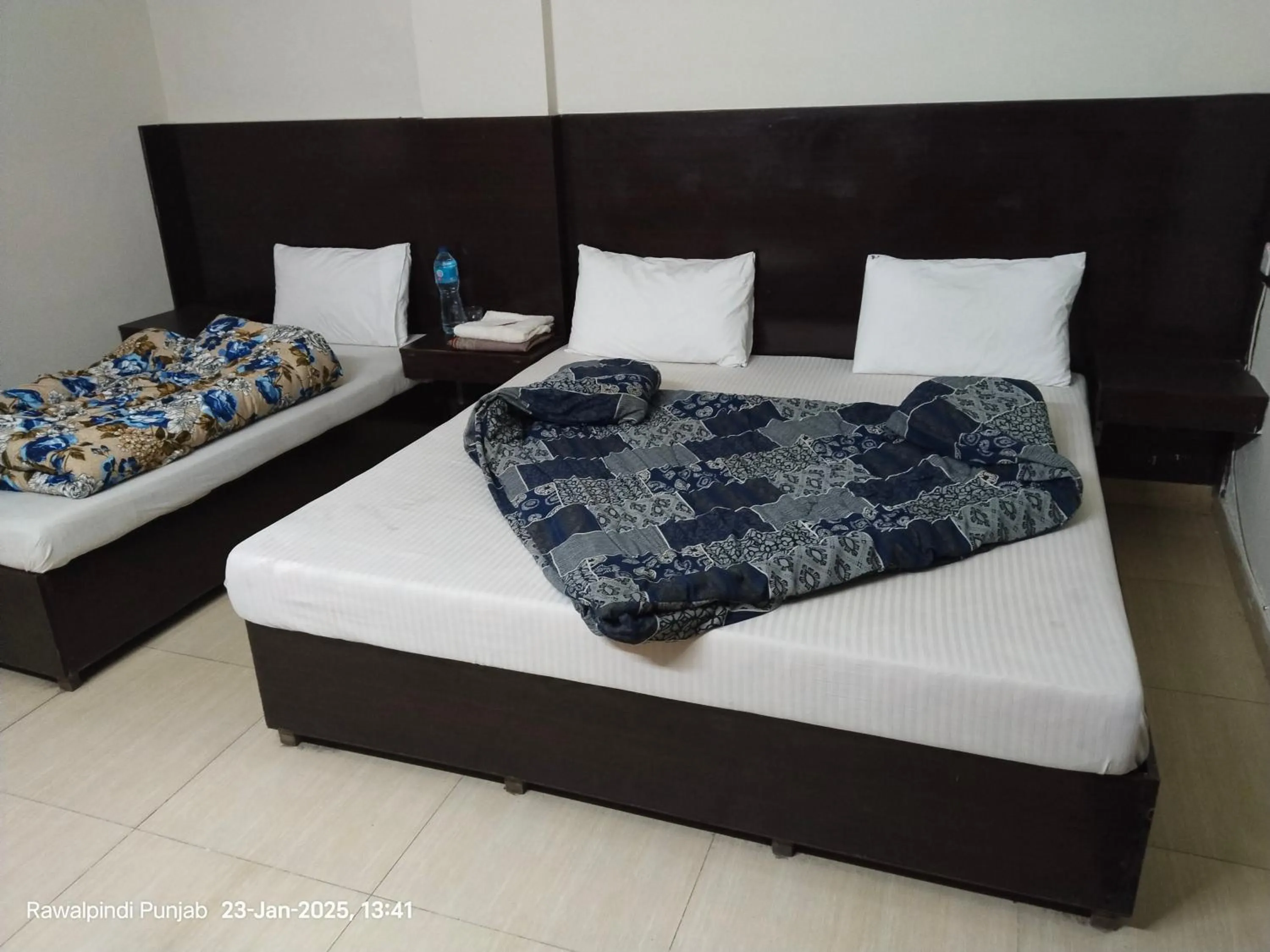 Bed in Al Sakhawat Hotel