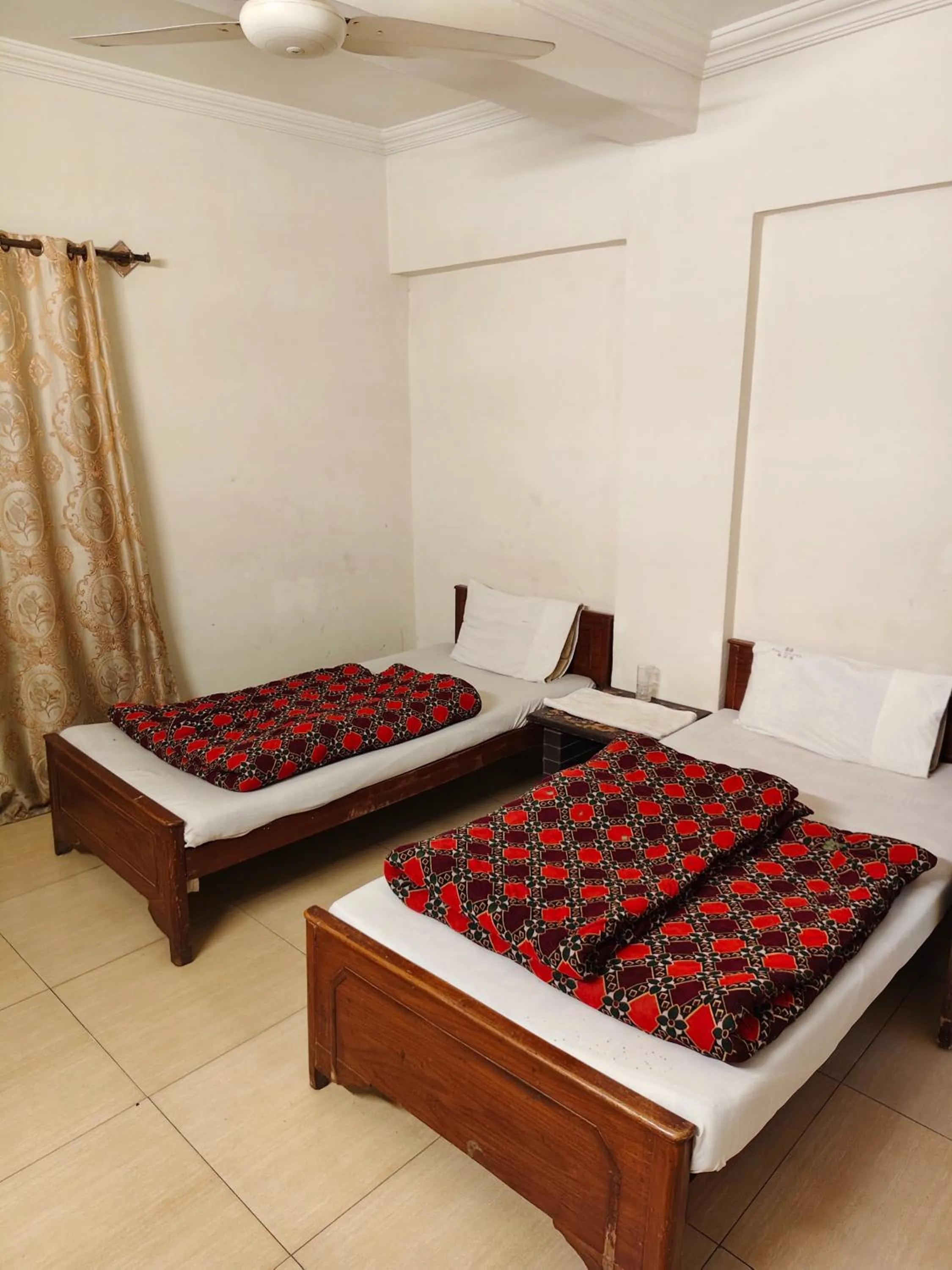 Bed in Al Sakhawat Hotel