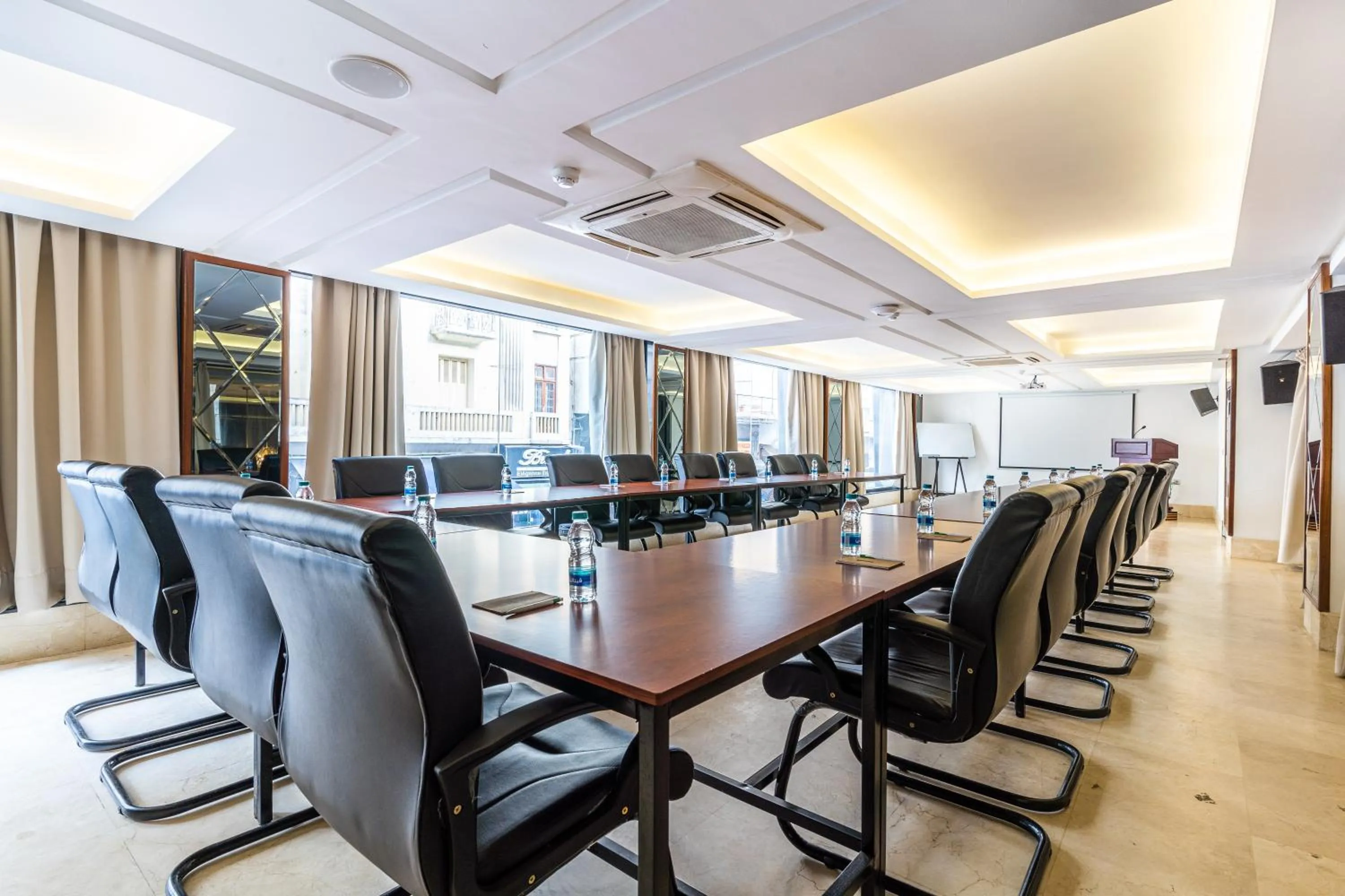 TV and multimedia in One Hotel Casablanca