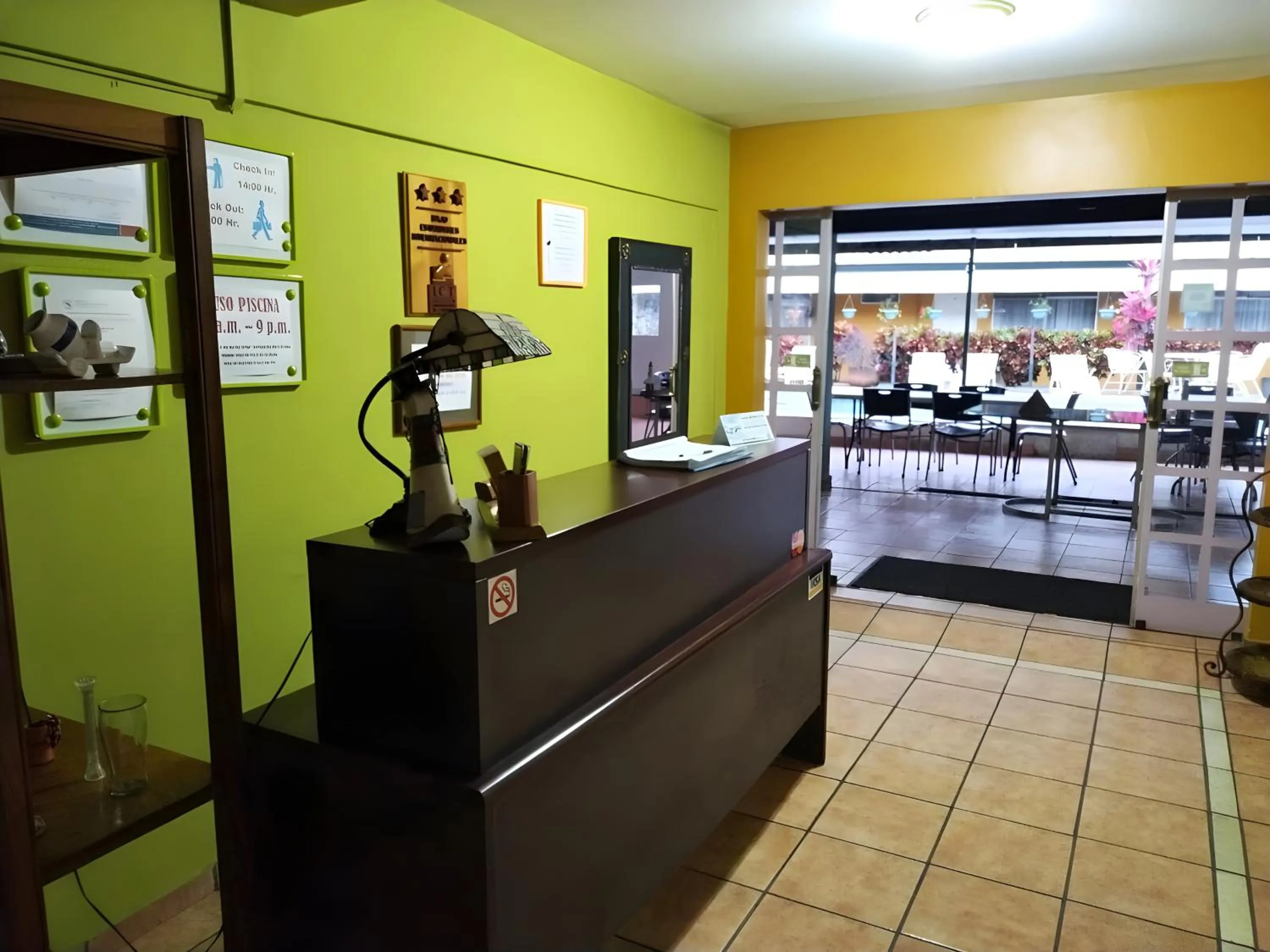 Lobby or reception in Hotel Puerta del Sol - San Jose Airport