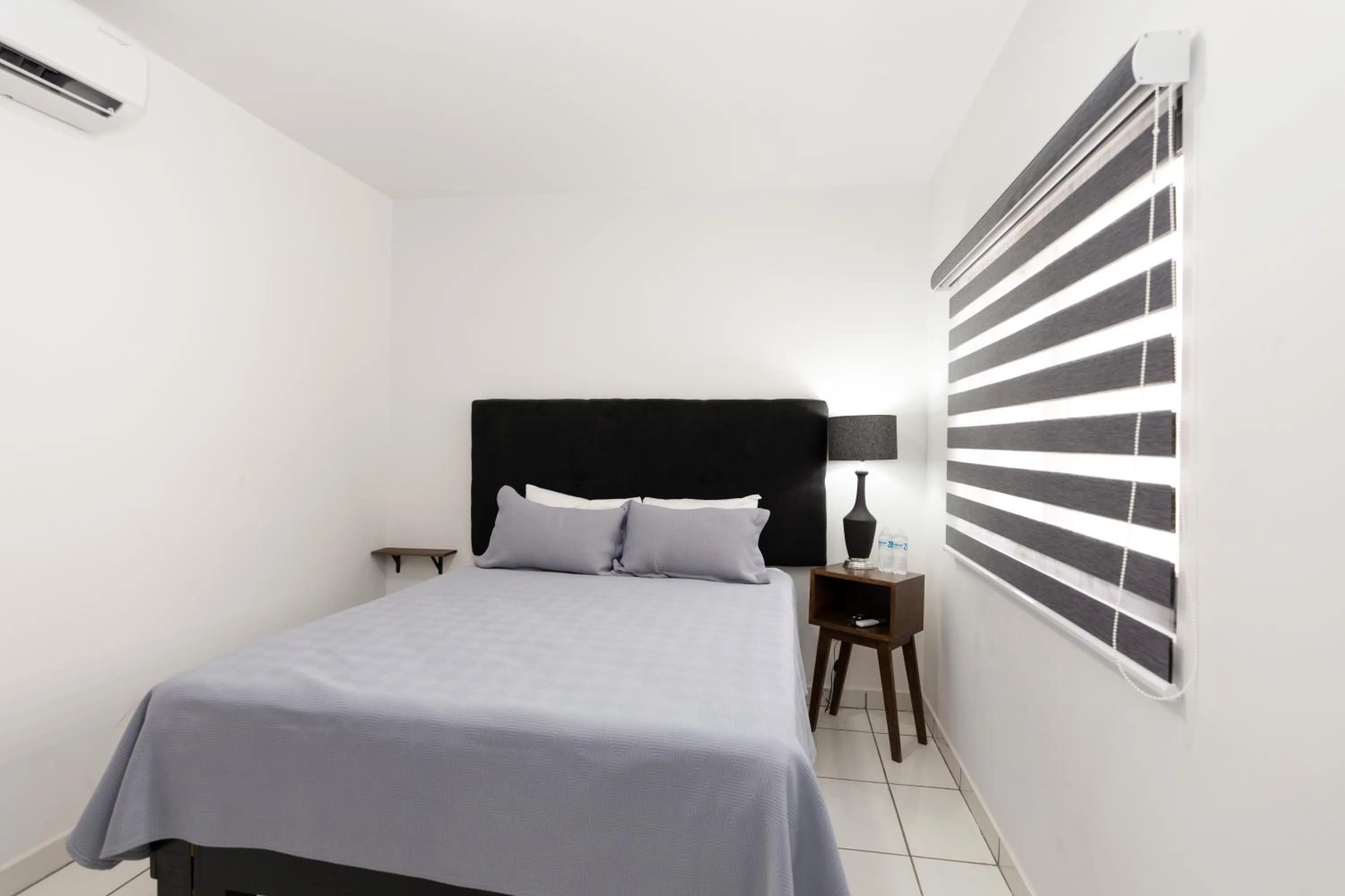 Bed in Hotel Manadia