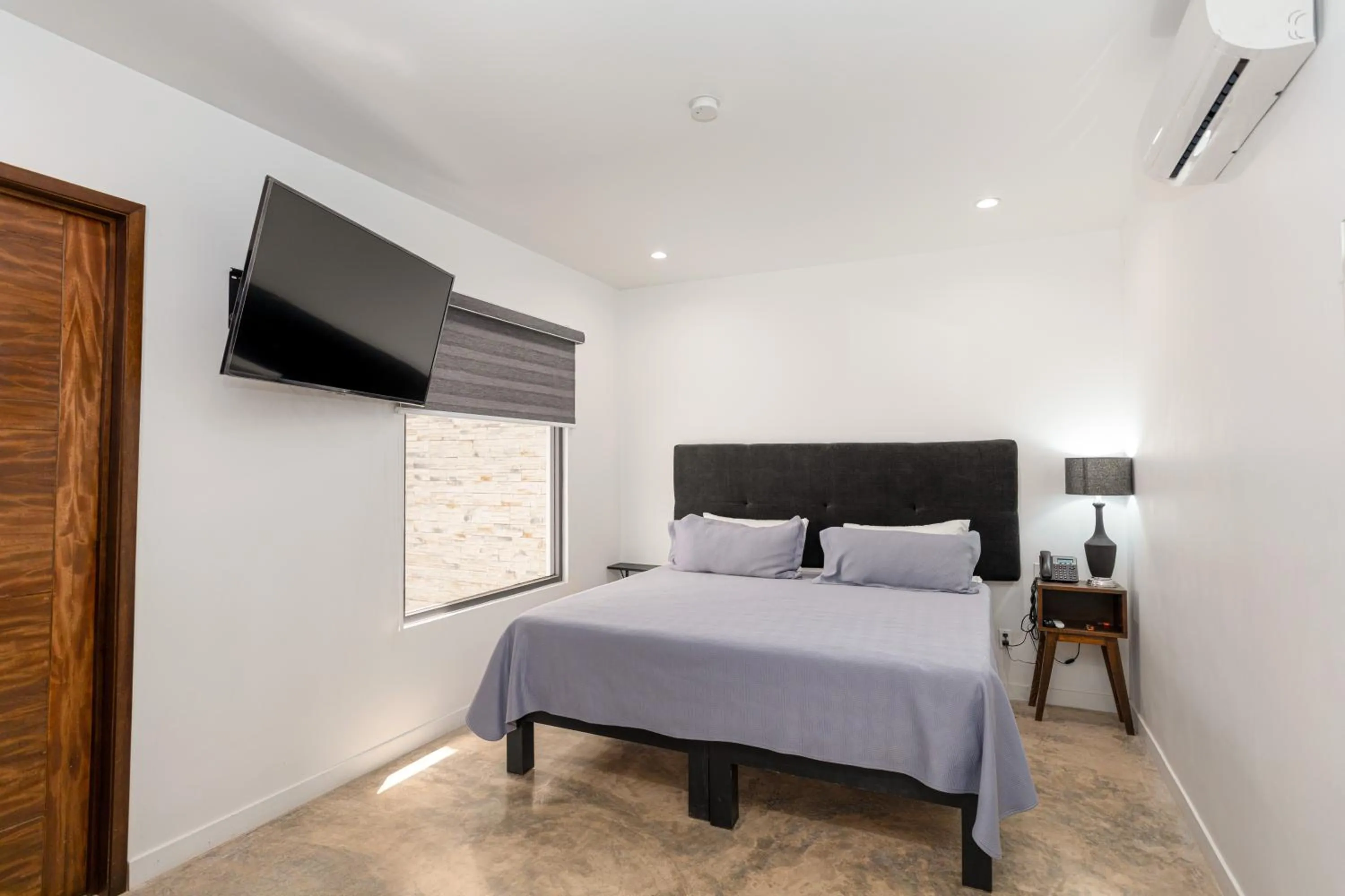 Bed in Hotel Manadia