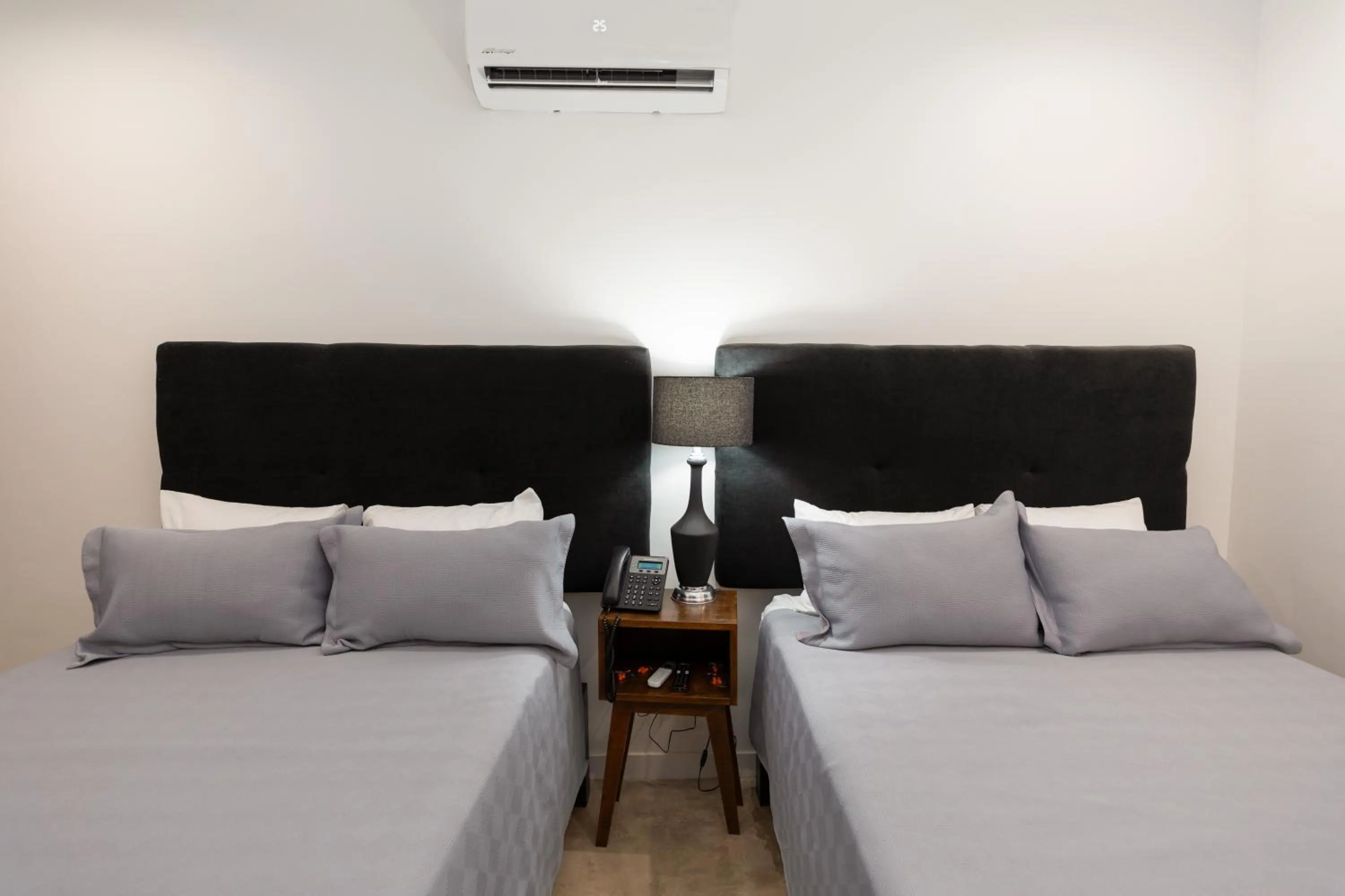 Bed in Hotel Manadia