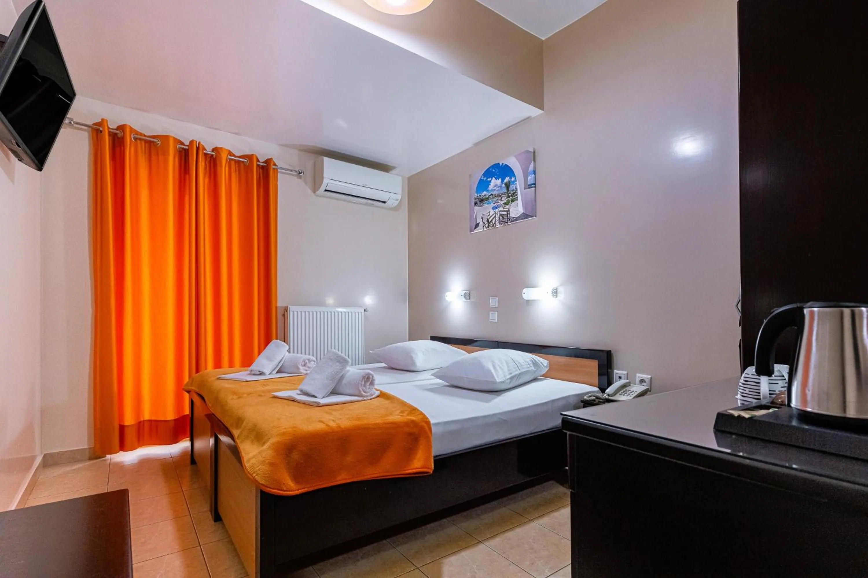 Bedroom, Bed in Faros I