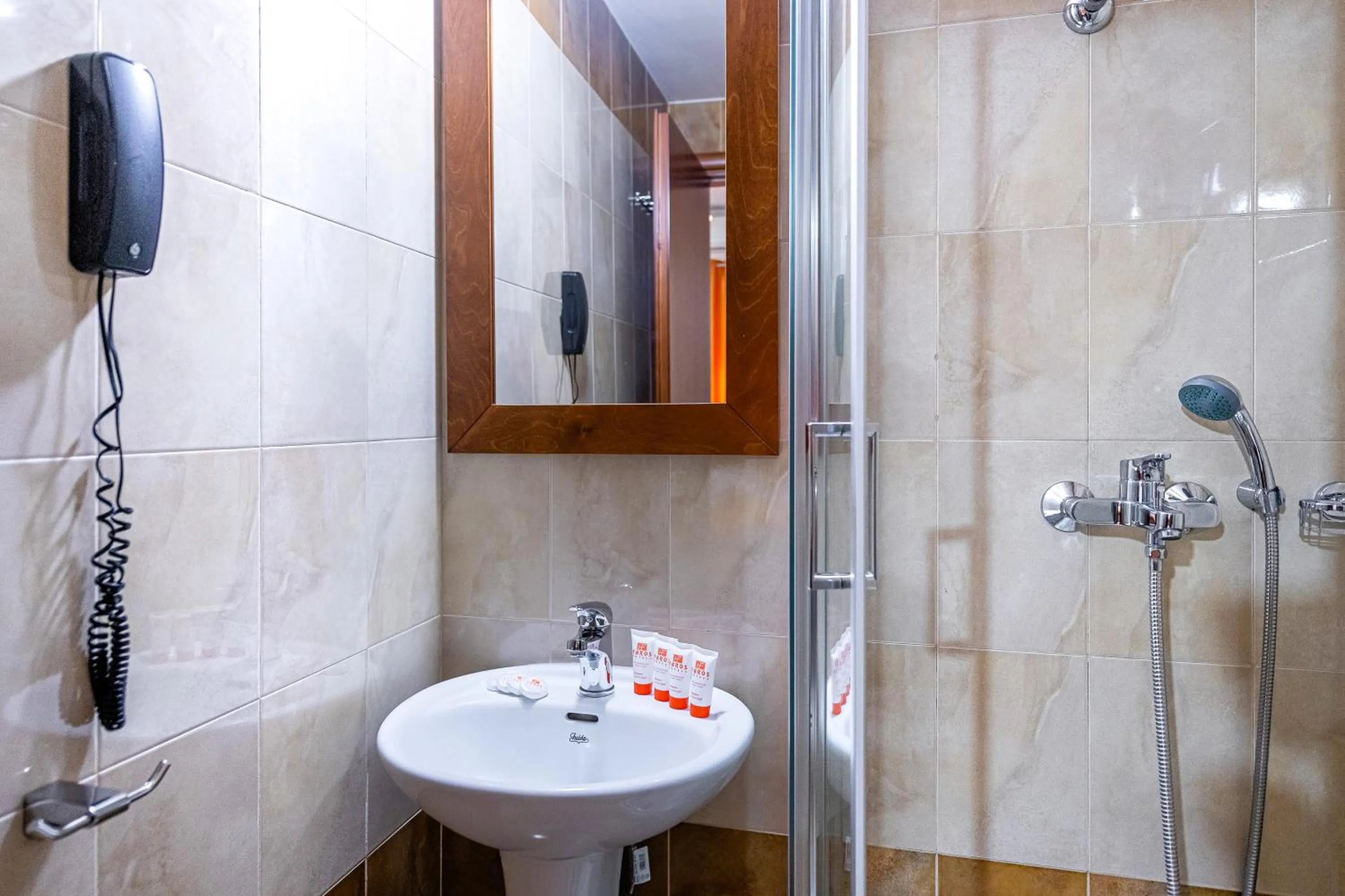 Bathroom in Faros I