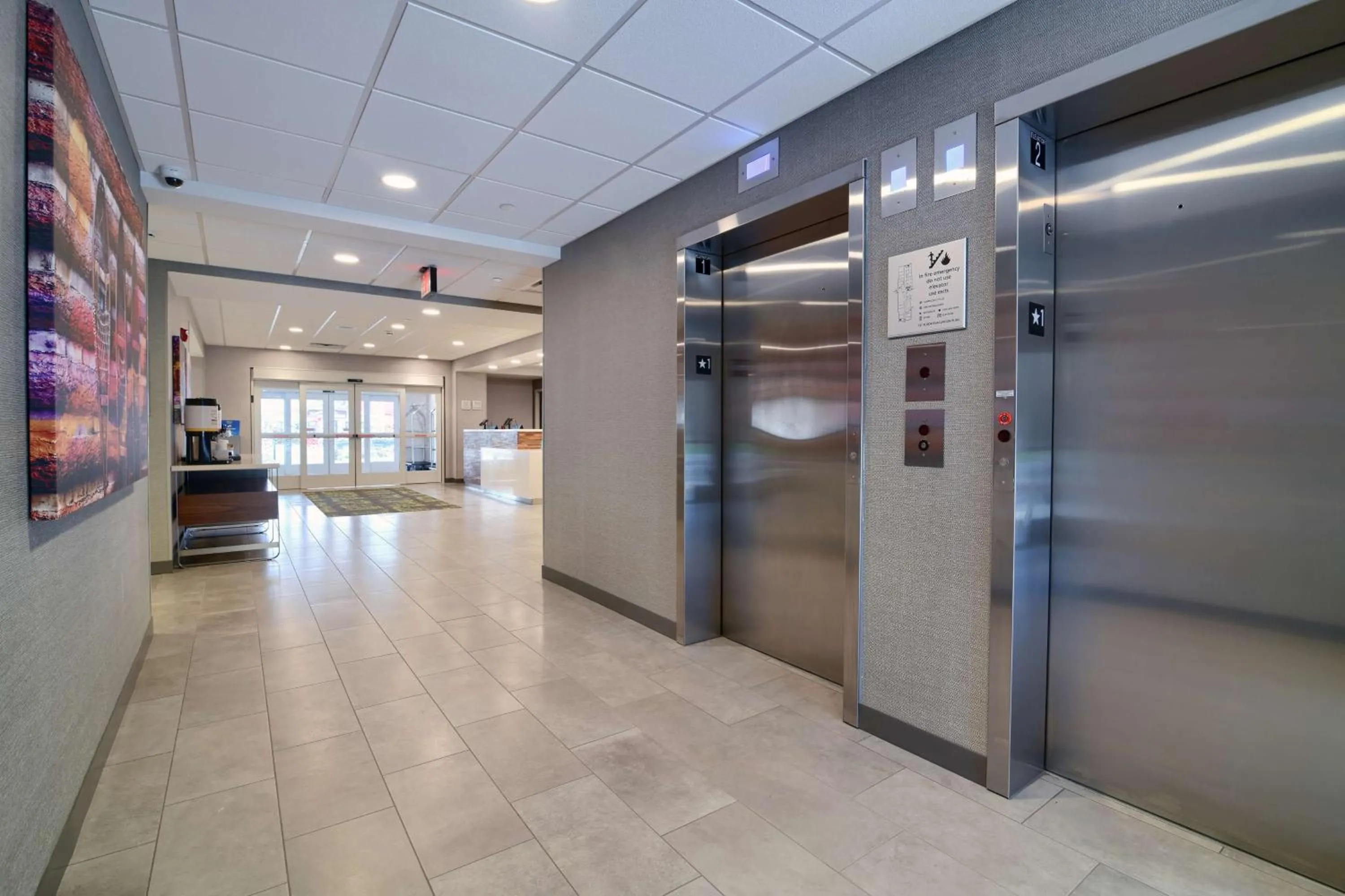 Property building in Hampton Inn Lincoln White Mountains