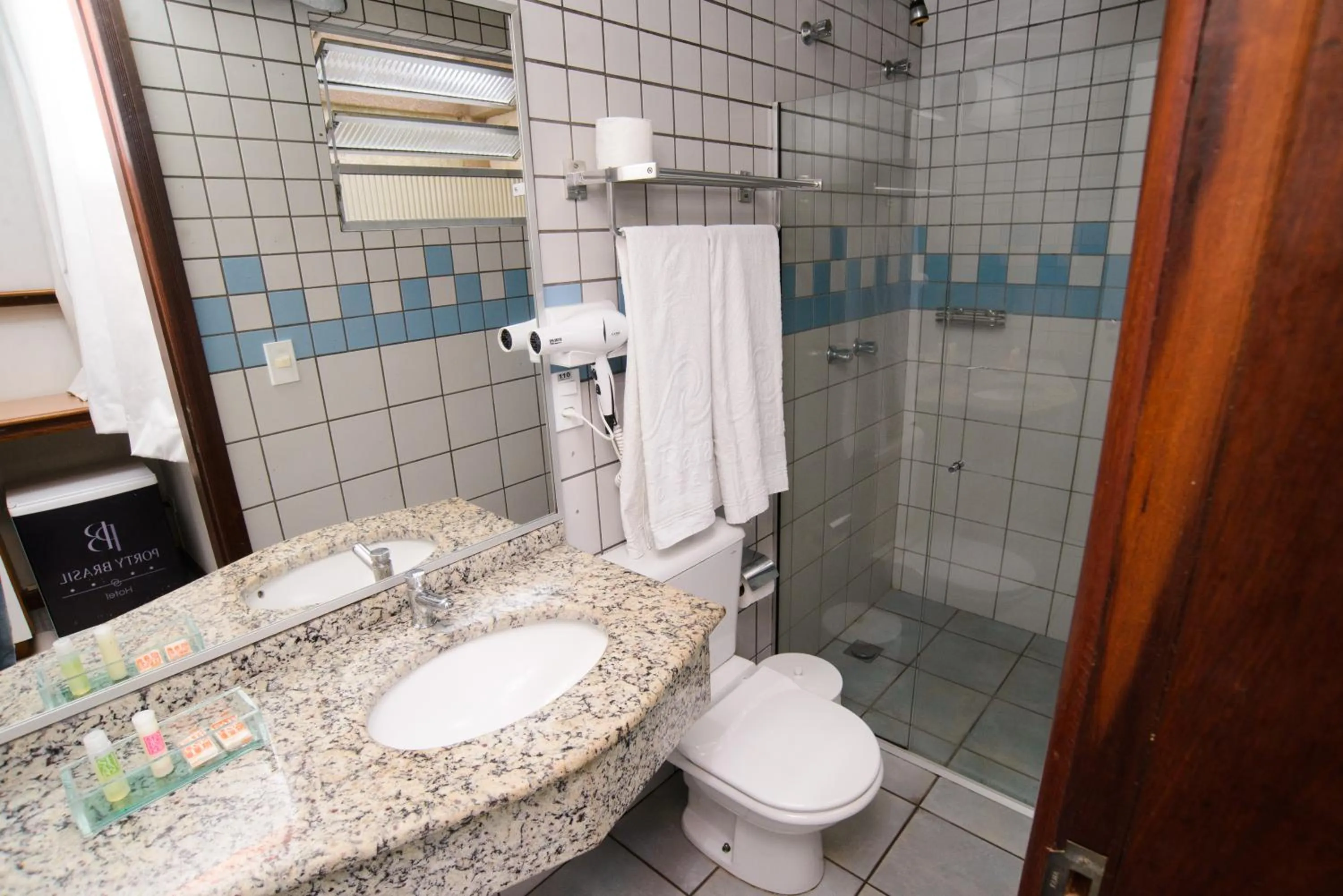 Shower in Porty Brasil Hotel