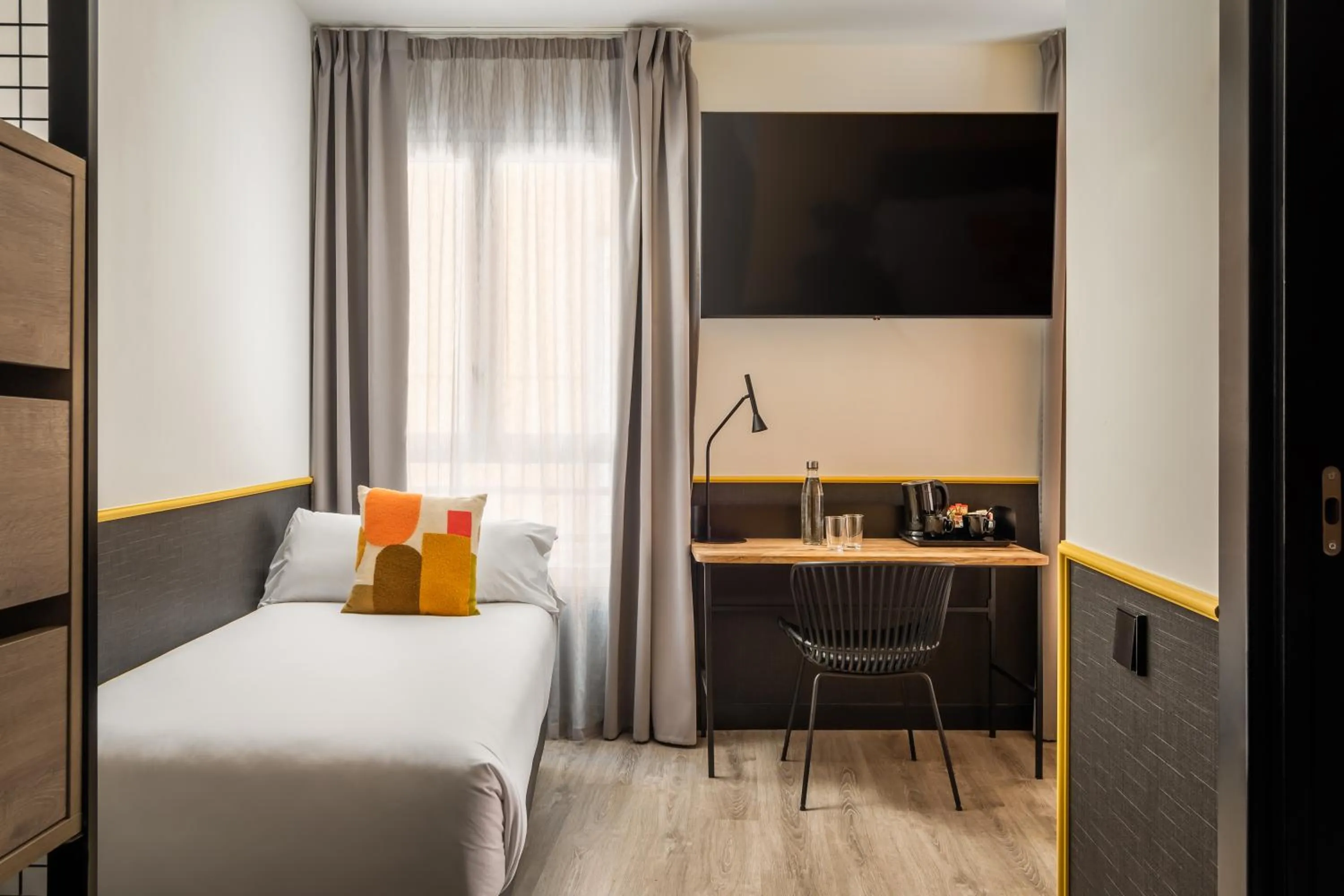 Bed in BYPILLOW Crosstown