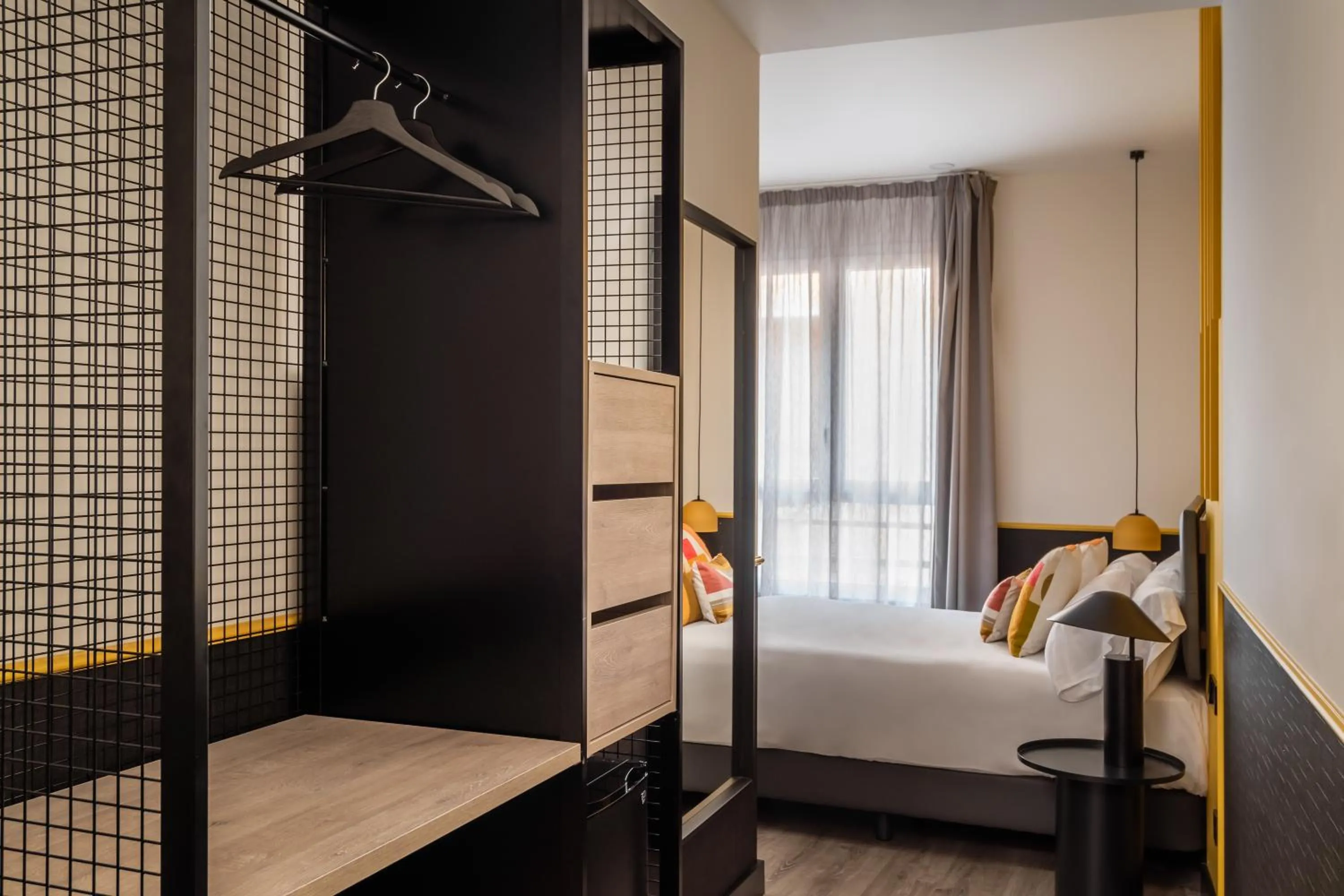 Bedroom, Bed in BYPILLOW Crosstown