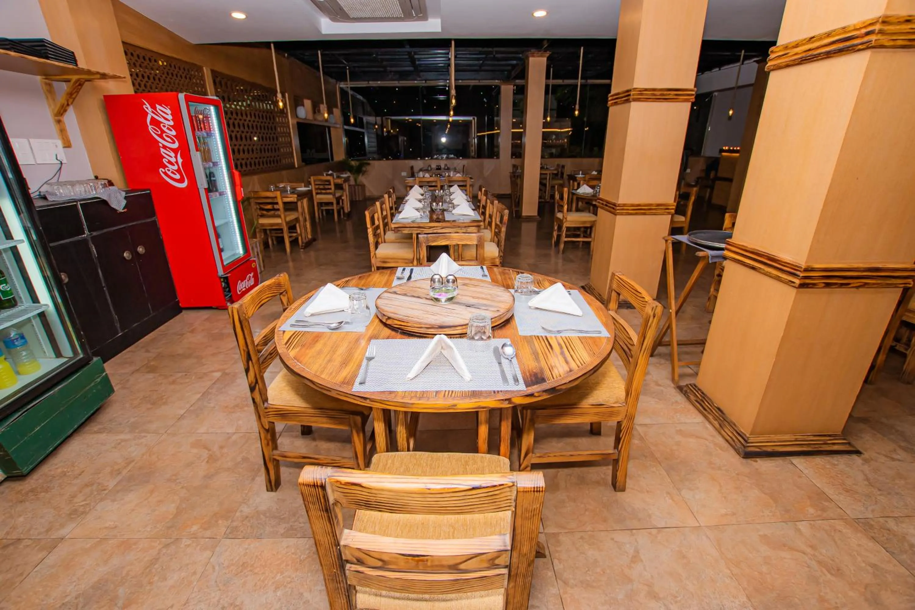 Restaurant/places to eat in Majheri Resort and Spa