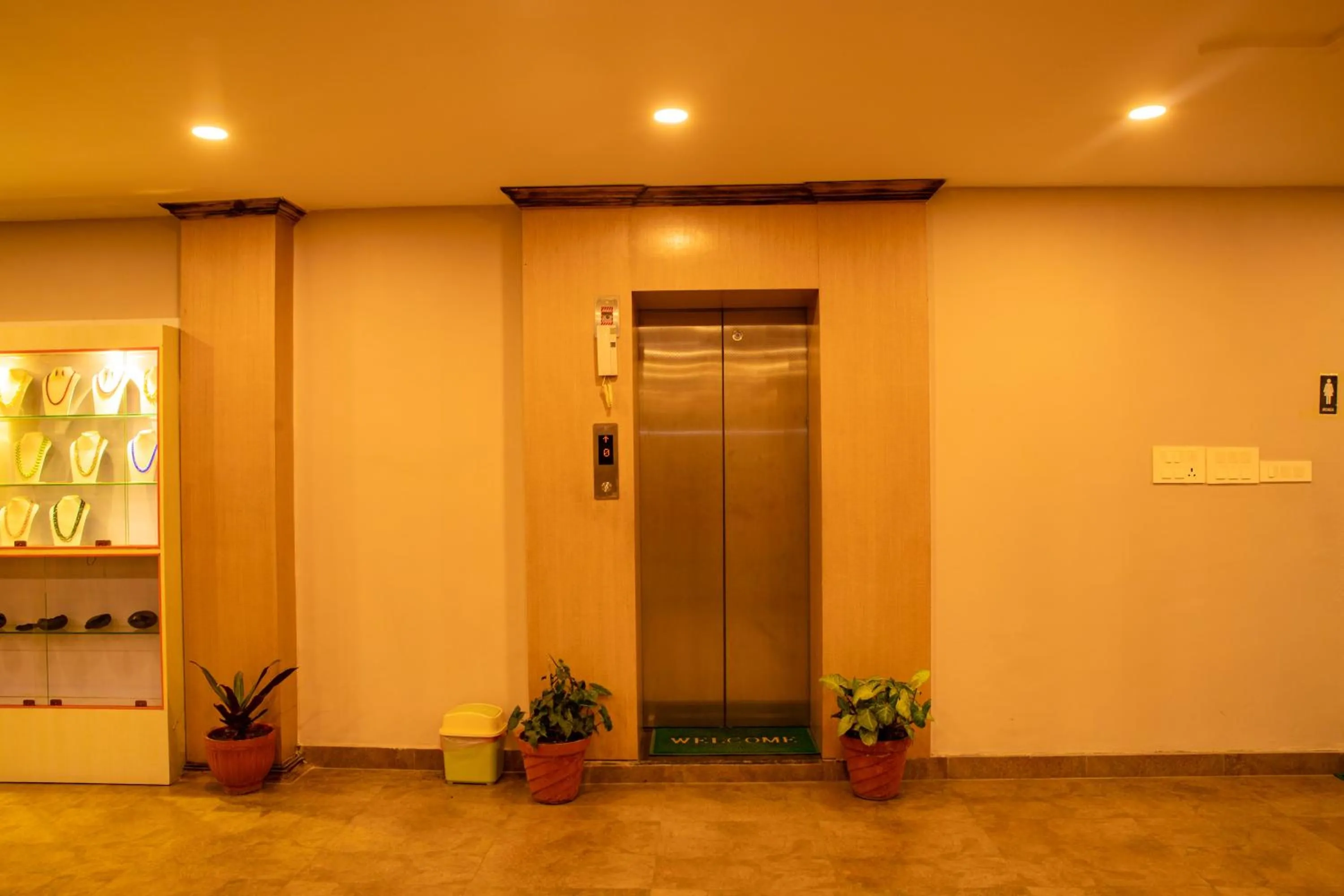 elevator in Majheri Resort and Spa