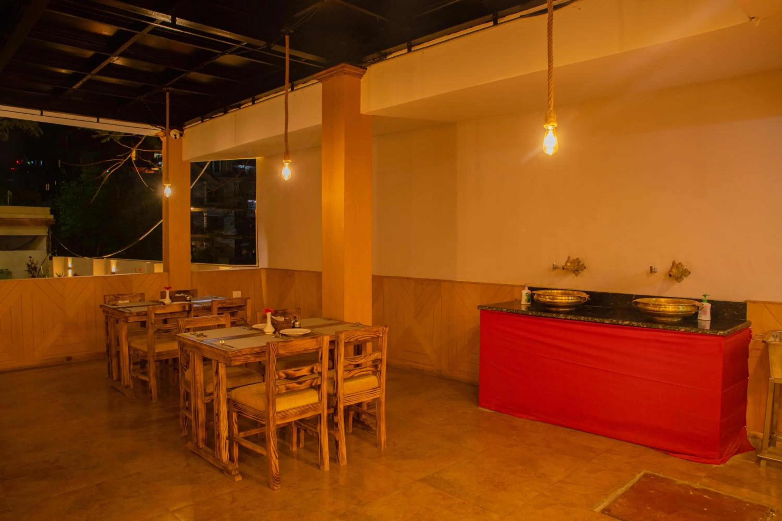 Dining area in Majheri Resort and Spa