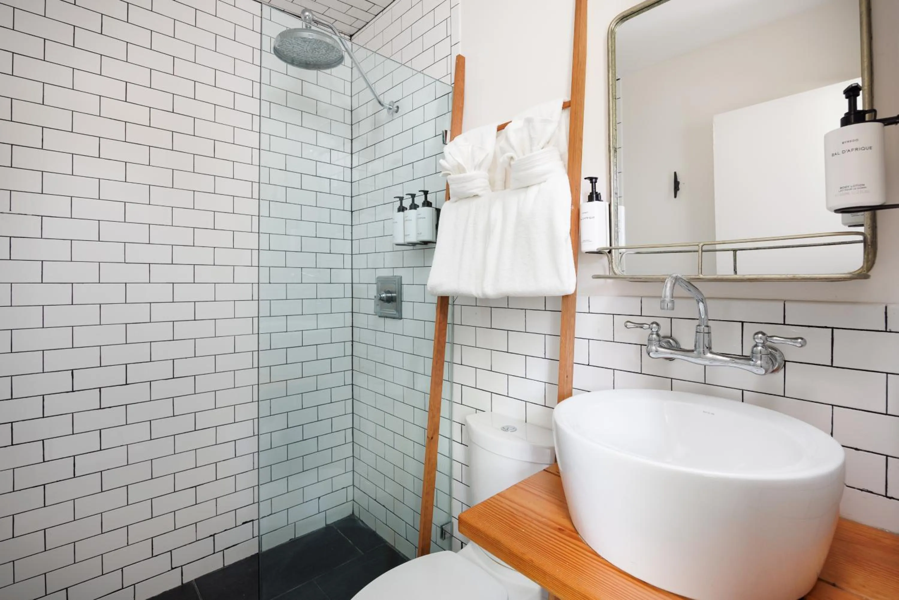 Bathroom in Ruschmeyers Hotel