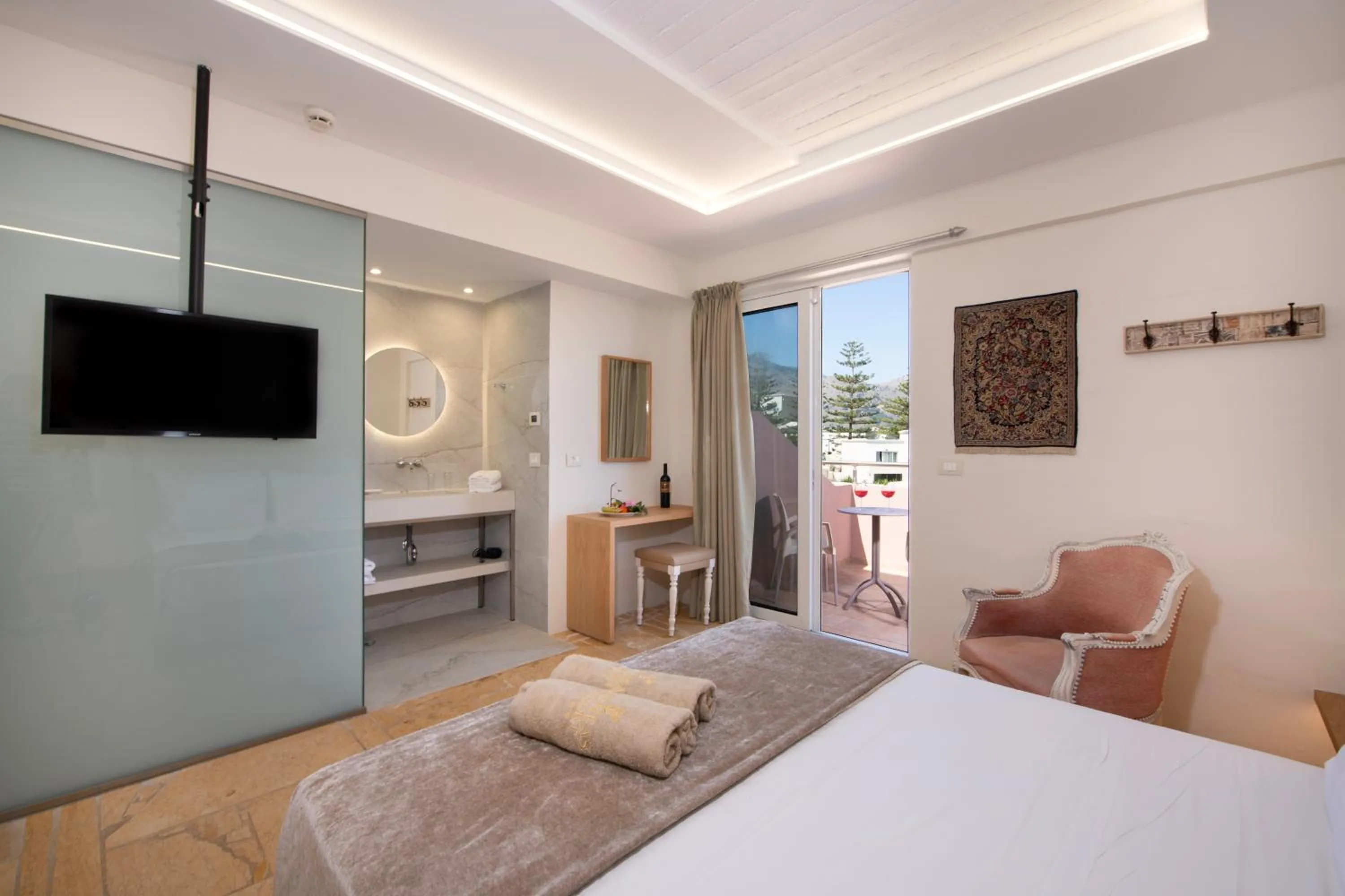 Decorative detail, Bed in Orpheas Resort Hotel (Adults Only)