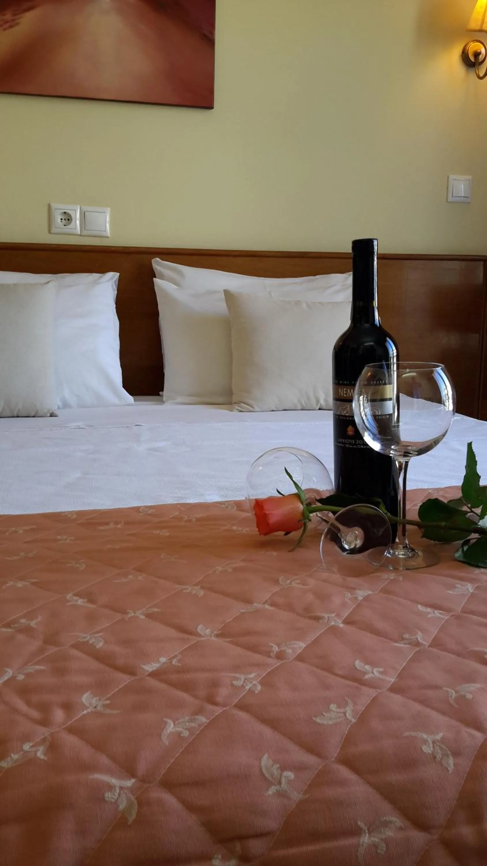Alcoholic drinks, Bed in CiTYZen Hotel