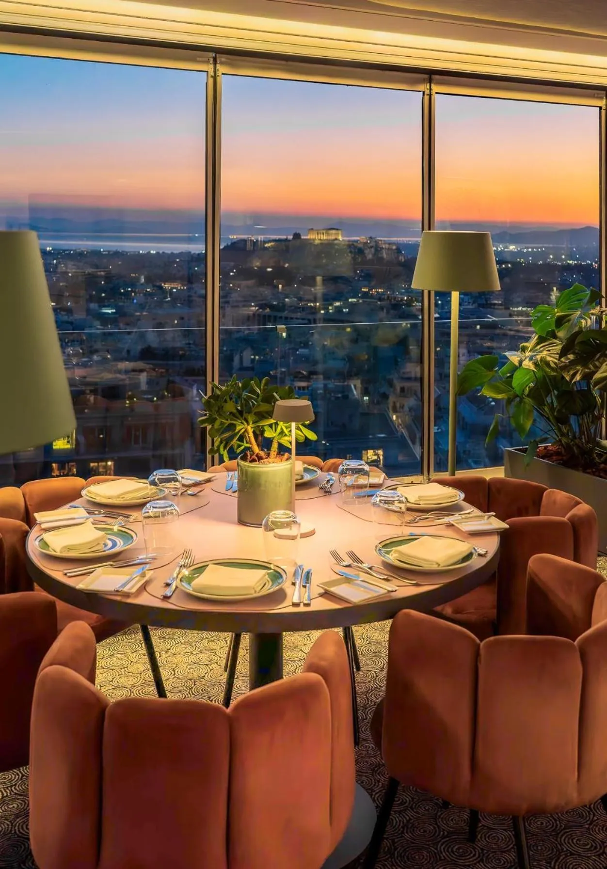 Dining area in St George Lycabettus Lifestyle Hotel