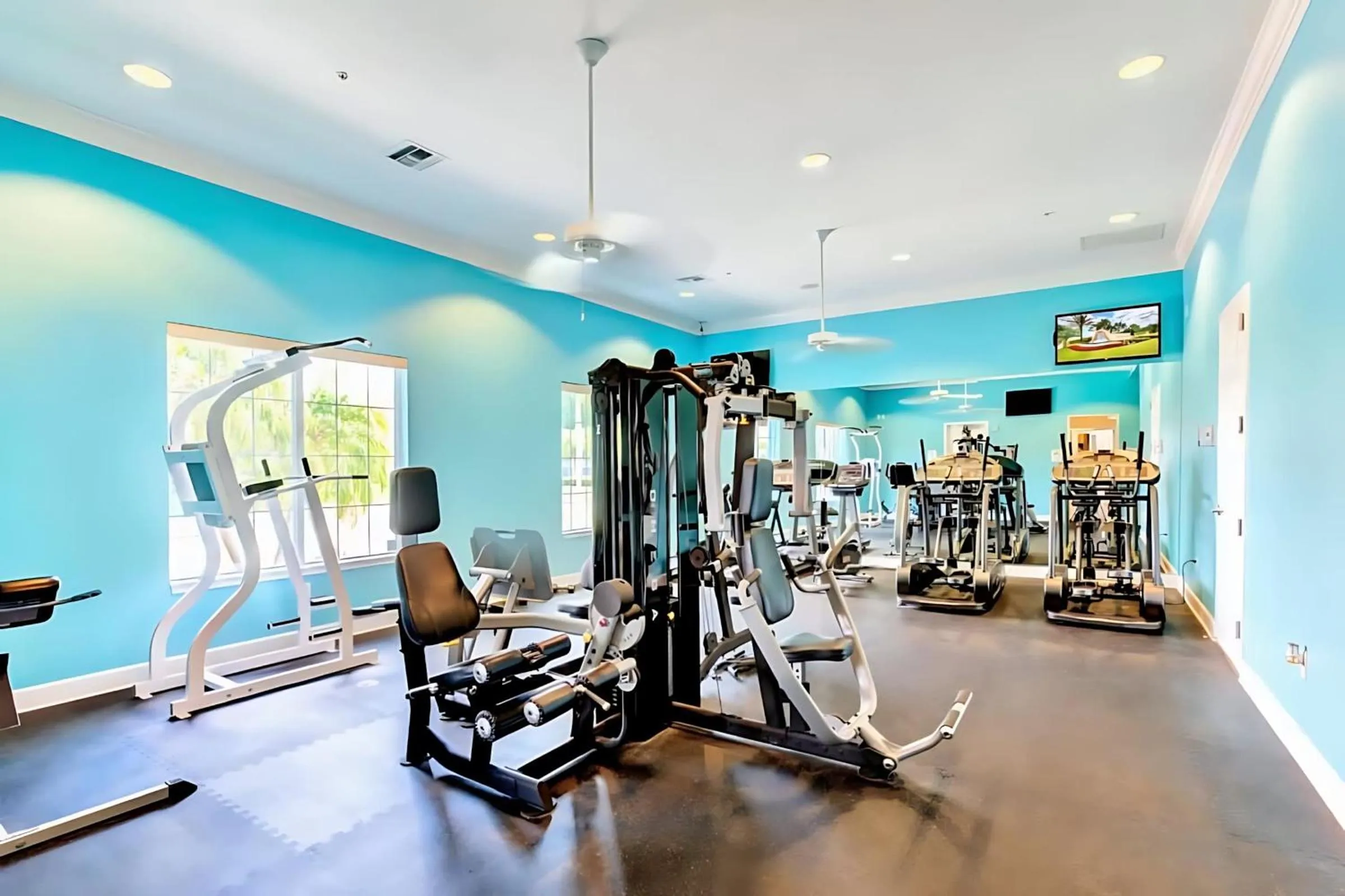 Fitness centre/facilities in 8BR Family Home with Pool and Hot tub
