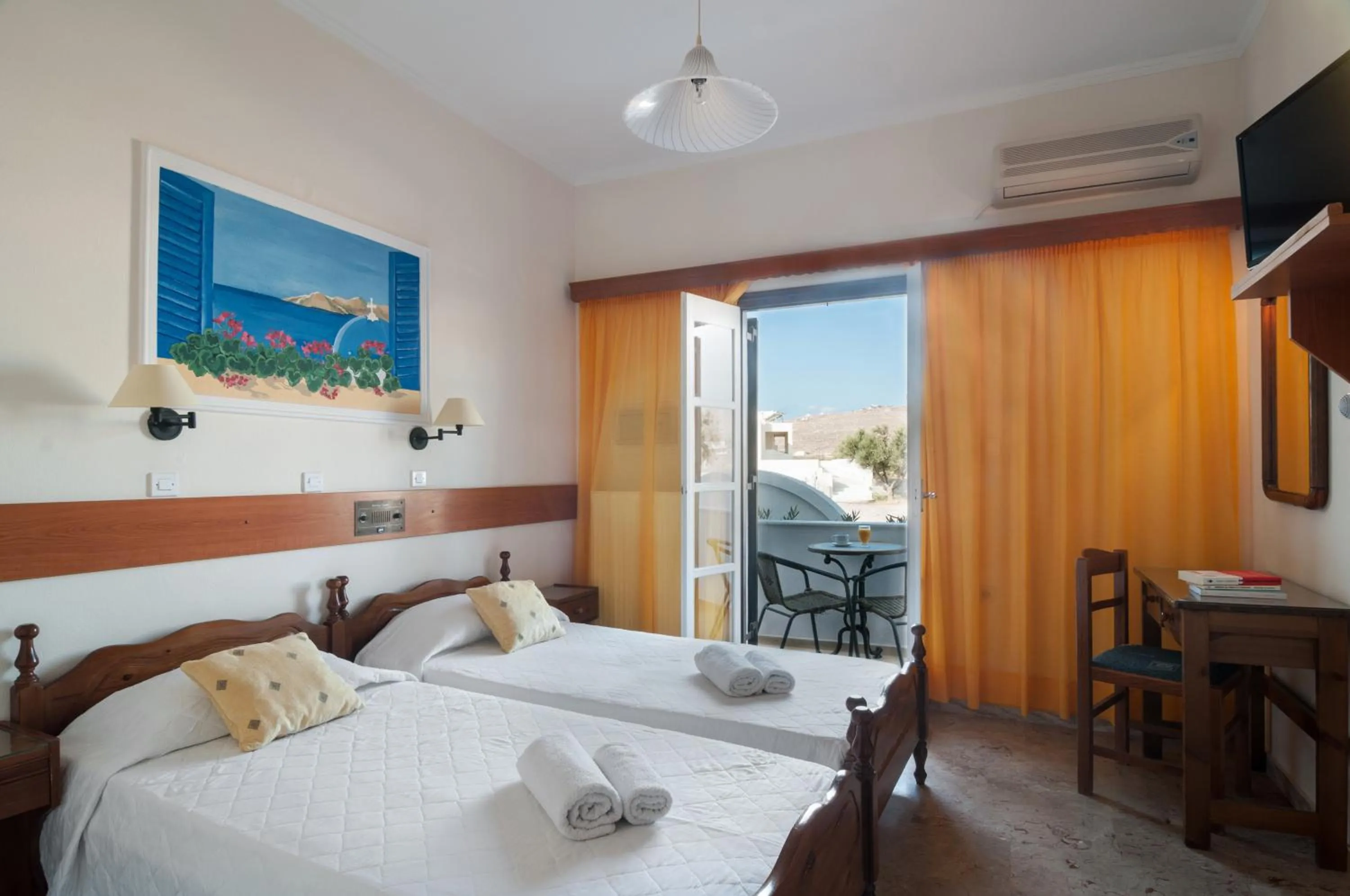 Bed in Holiday Beach Resort Santorini