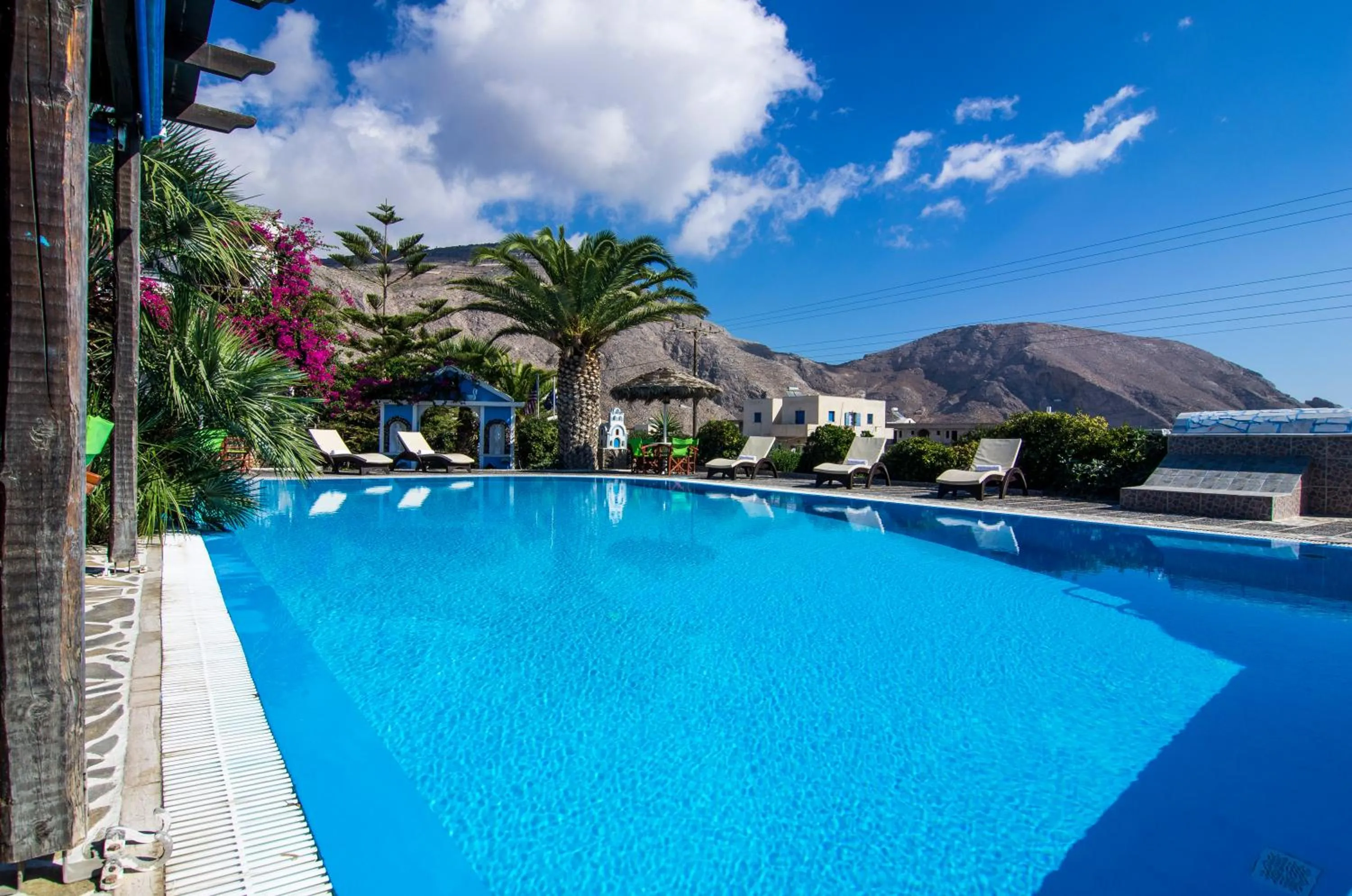 Restaurant/places to eat in Holiday Beach Resort Santorini