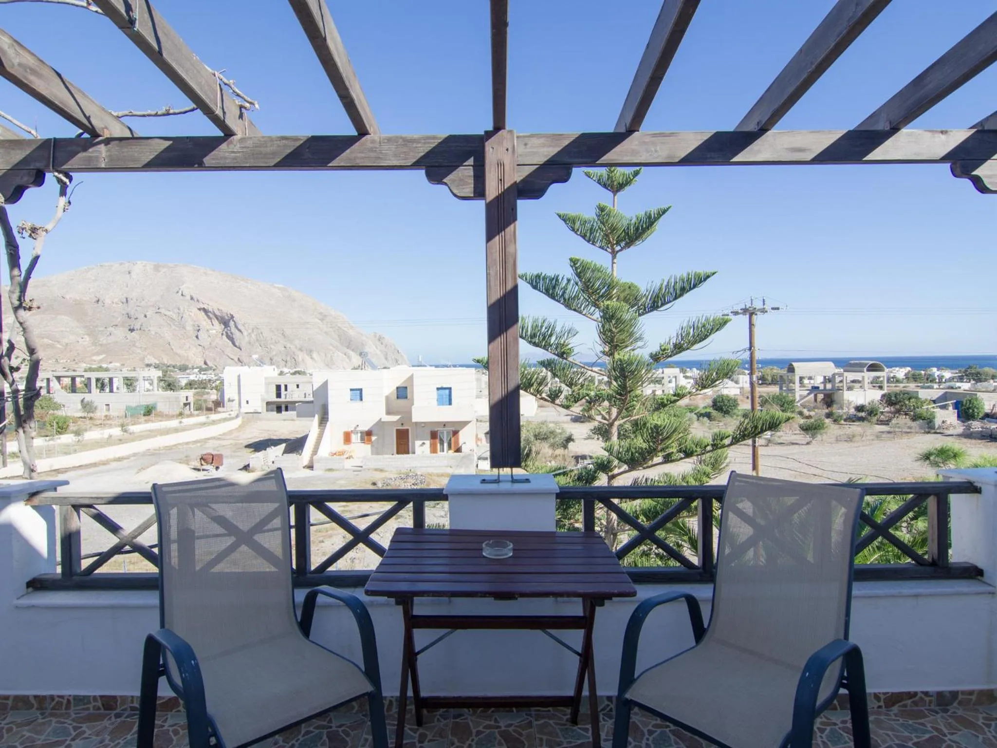 Day in Holiday Beach Resort Santorini