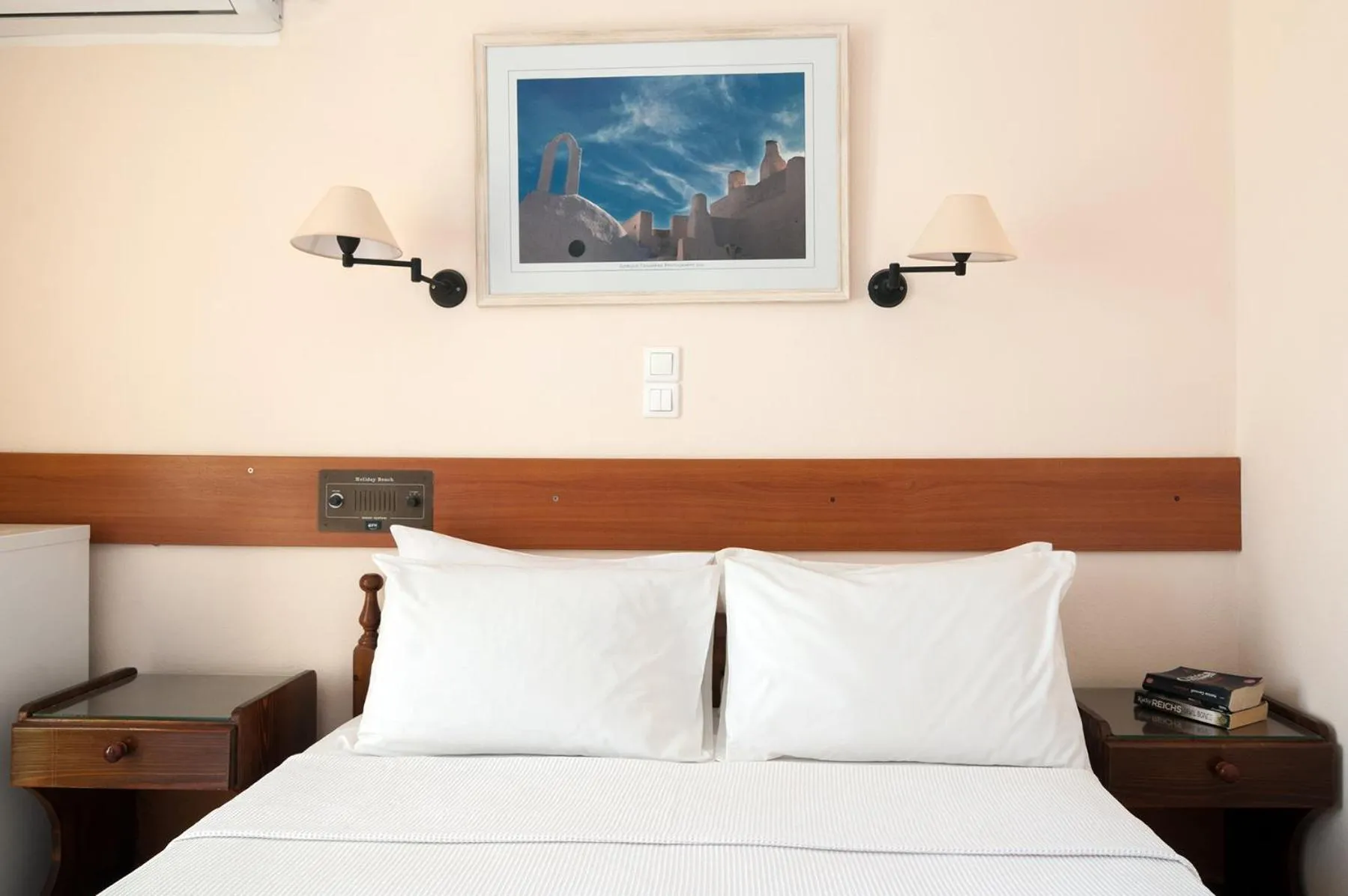 Bed in Holiday Beach Resort Santorini