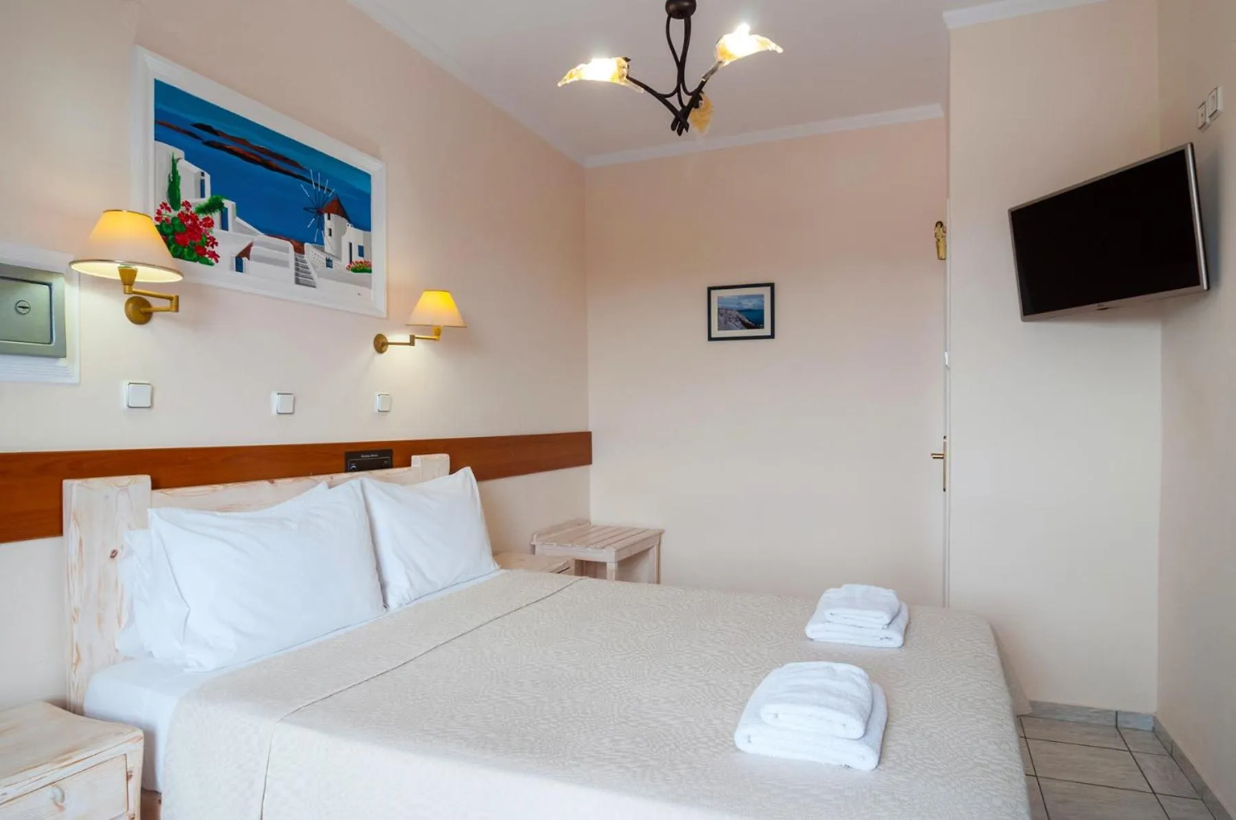 Bedroom, Bed in Holiday Beach Resort Santorini