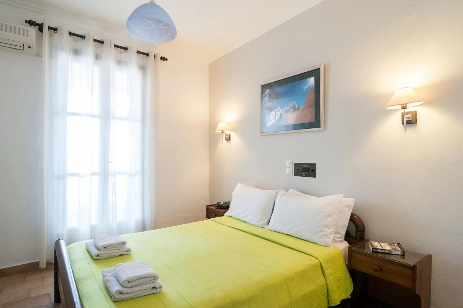 Bed in Holiday Beach Resort Santorini