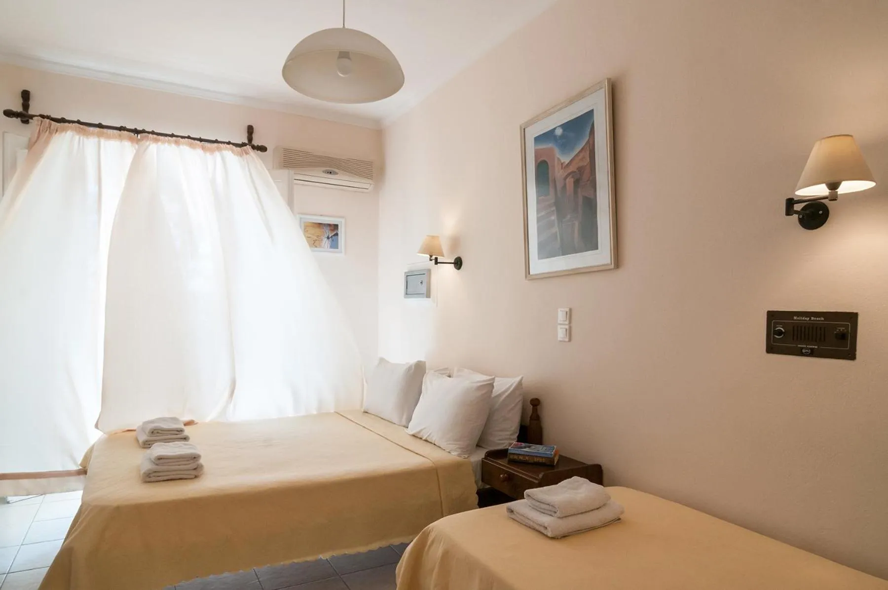 Bed in Holiday Beach Resort Santorini