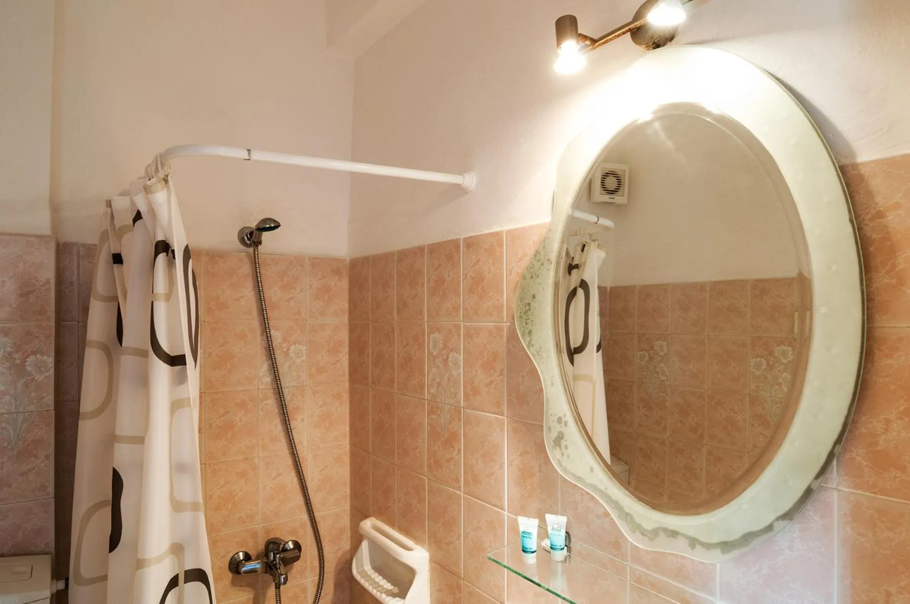 Bathroom in Holiday Beach Resort Santorini