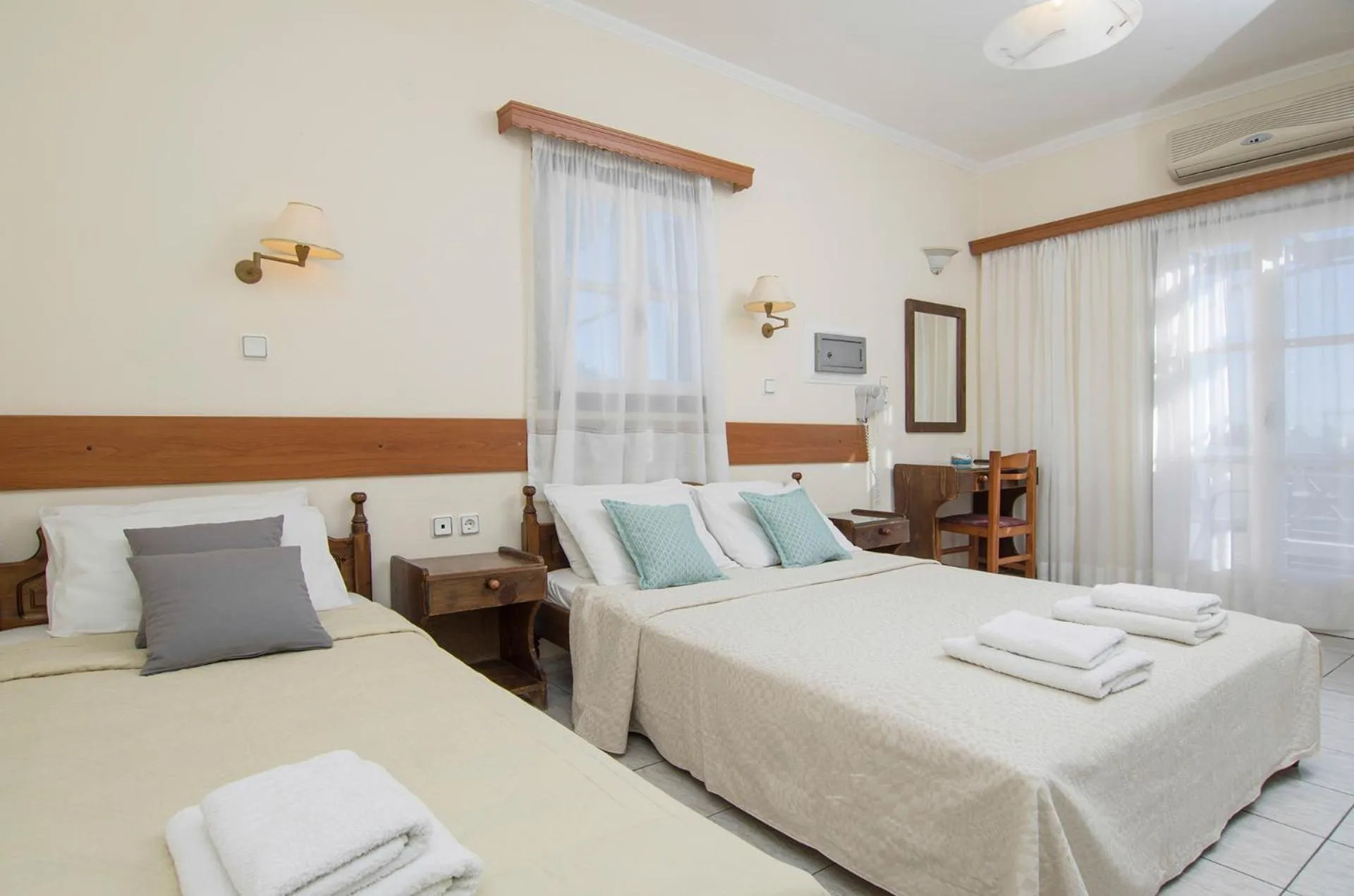 Bedroom, Bed in Holiday Beach Resort Santorini