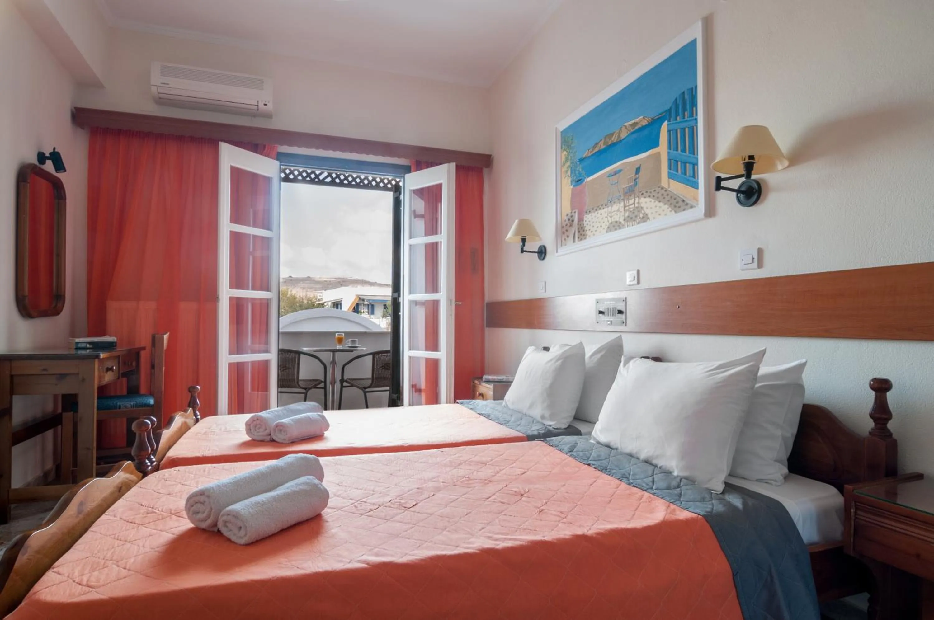 Bed in Holiday Beach Resort Santorini