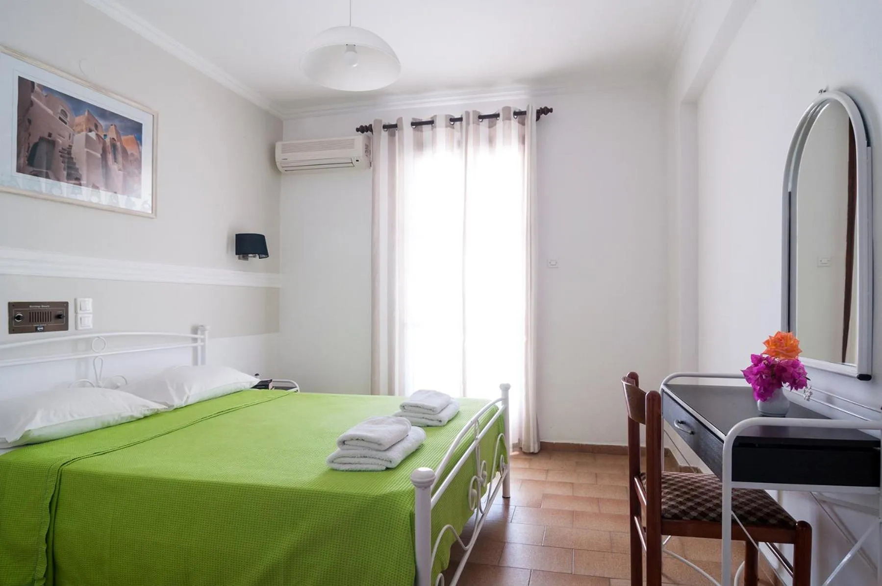 Bed in Holiday Beach Resort Santorini