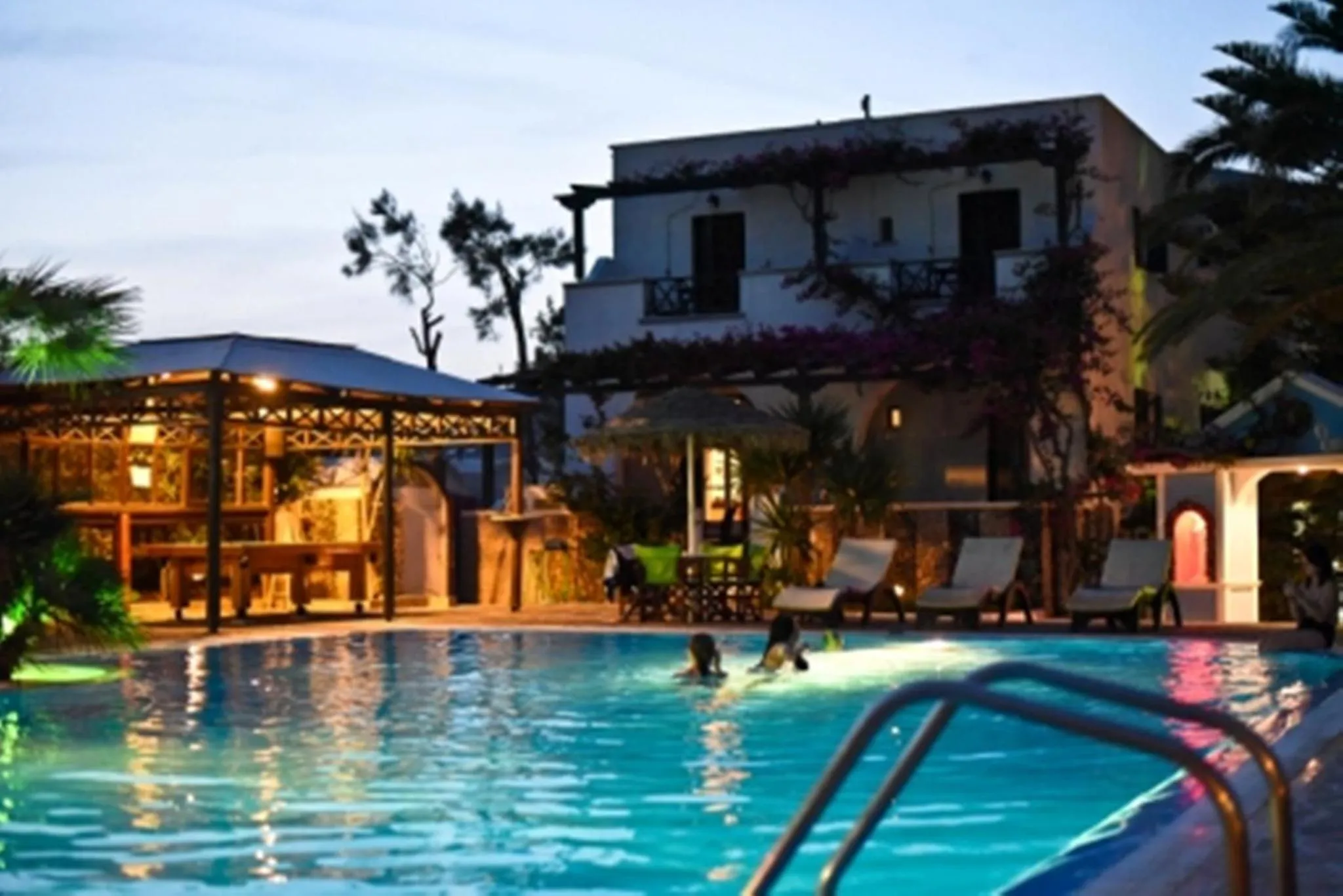 Swimming pool in Holiday Beach Resort Santorini