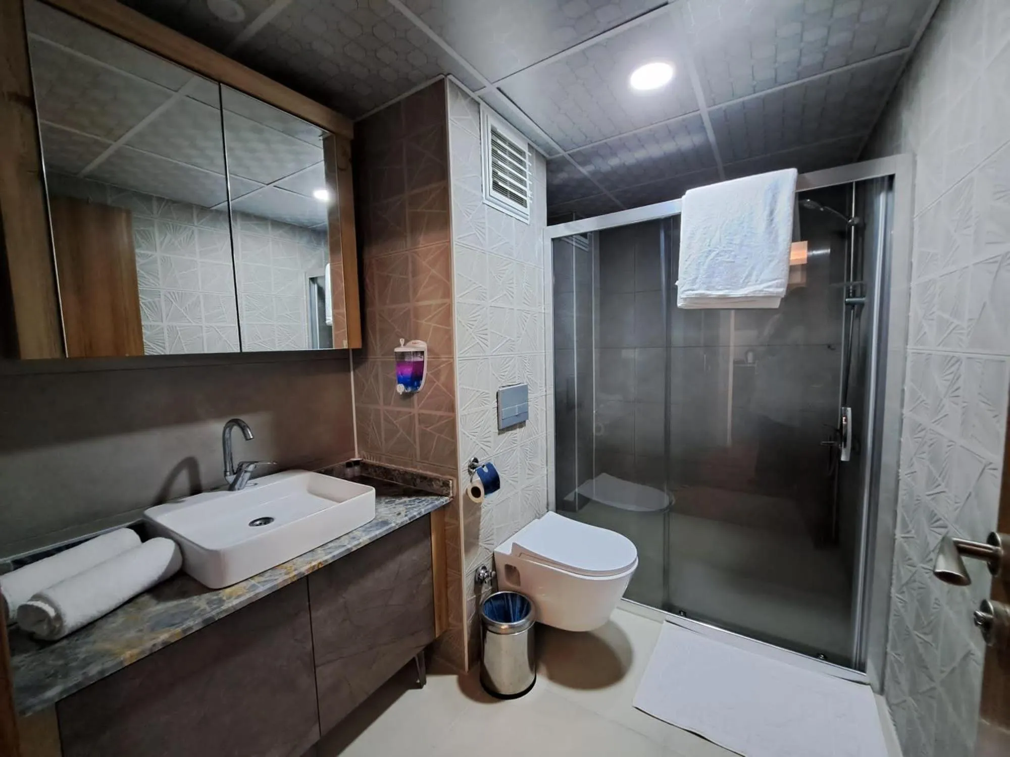 Shower in Afyon Regulus Thermal Apart Hotel & Villas