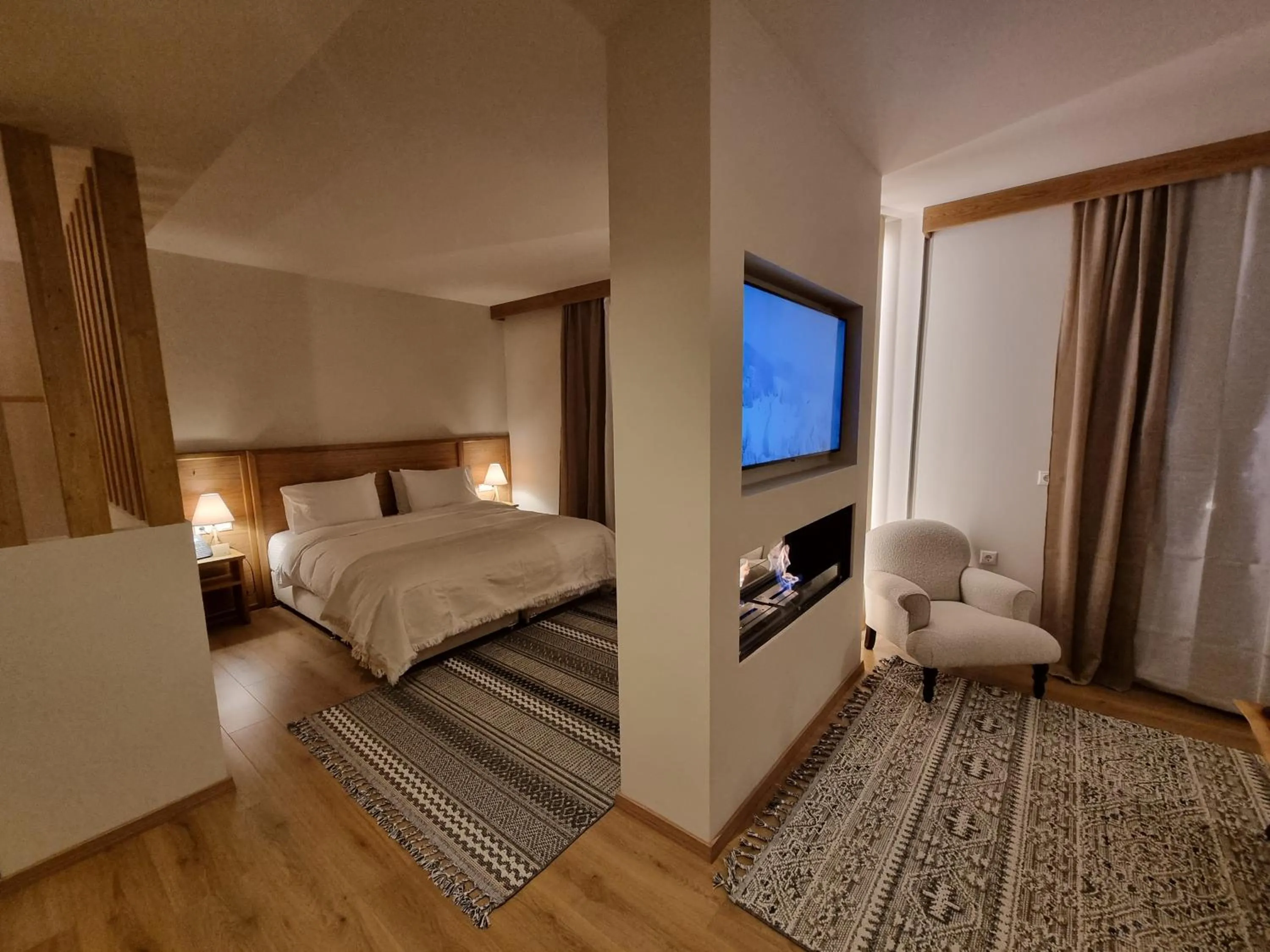 Communal lounge/ TV room, Bed in Likoria Hotel