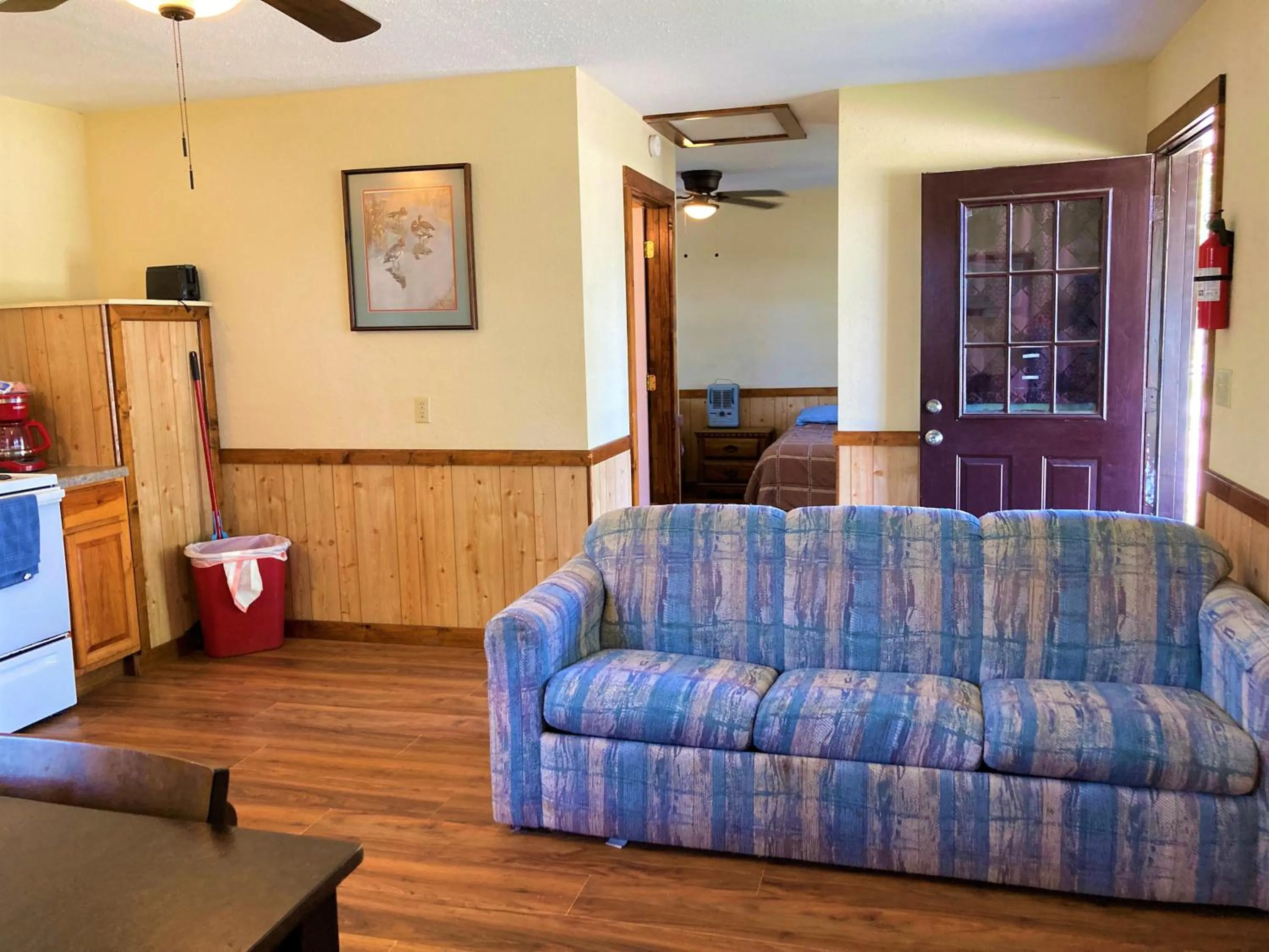 Living room in Outback Campground and Marina