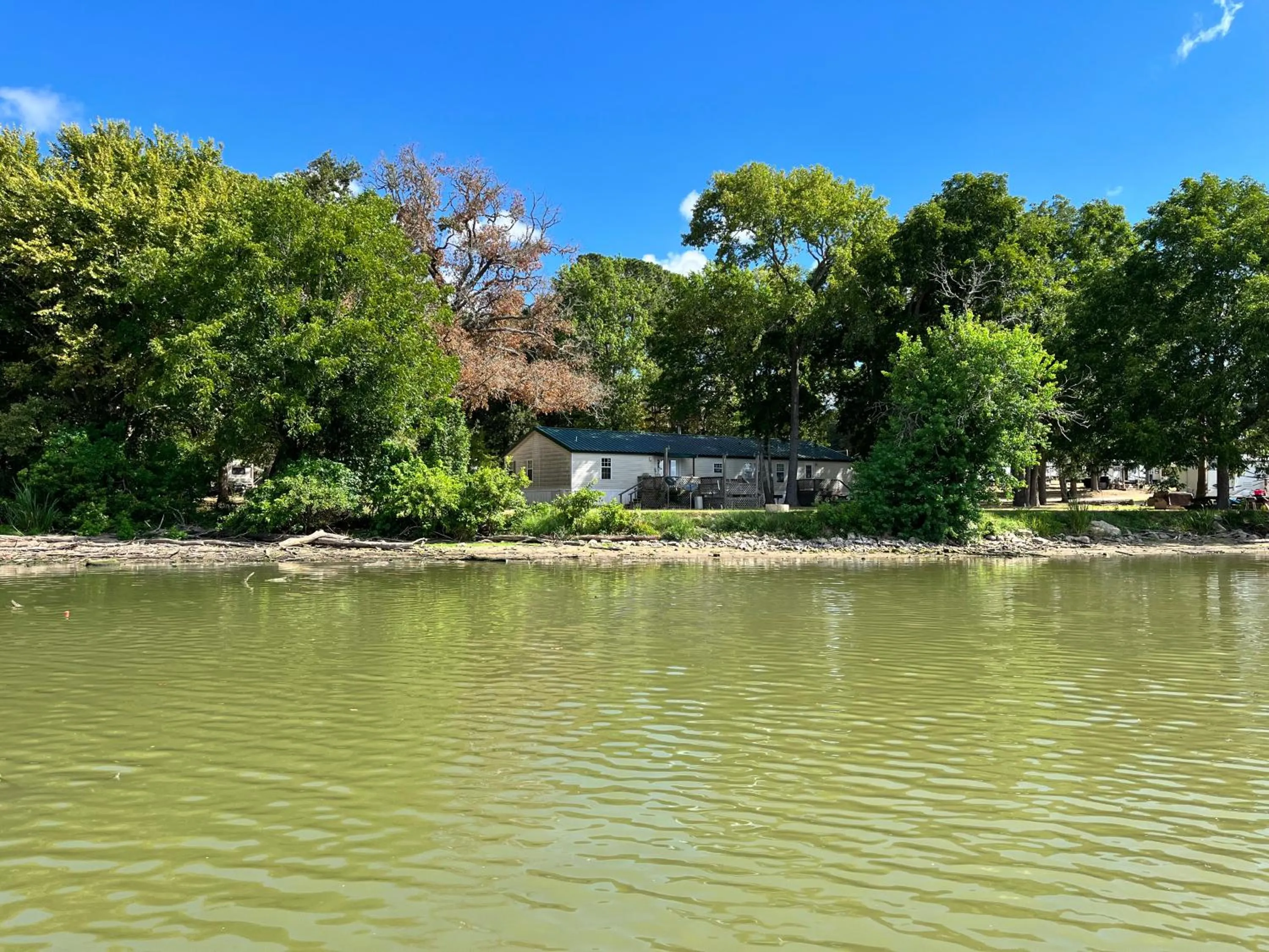 Lake view in Outback Campground and Marina