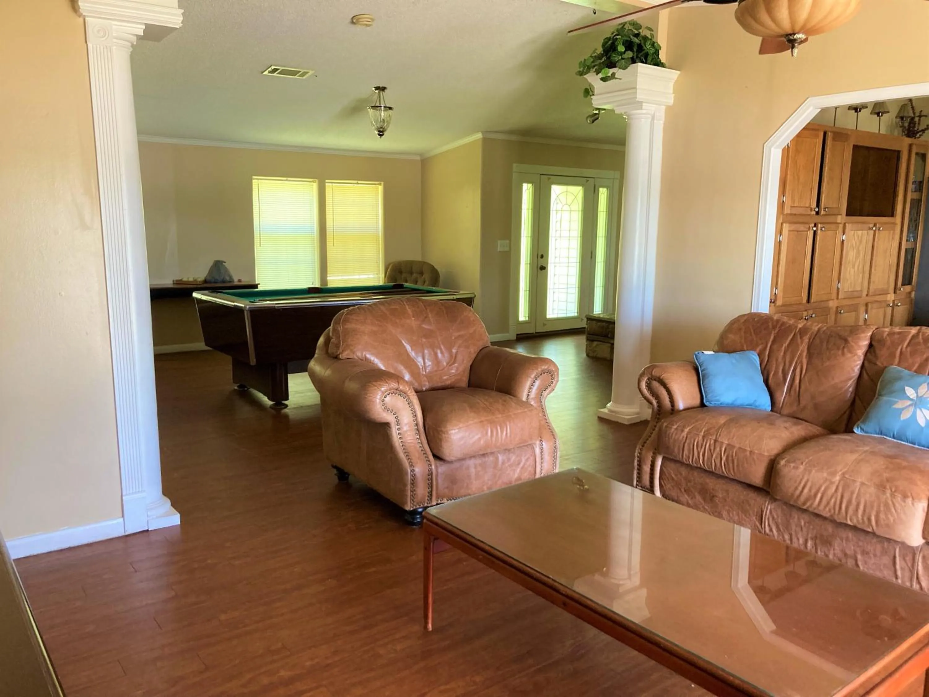 Living room in Outback Campground and Marina