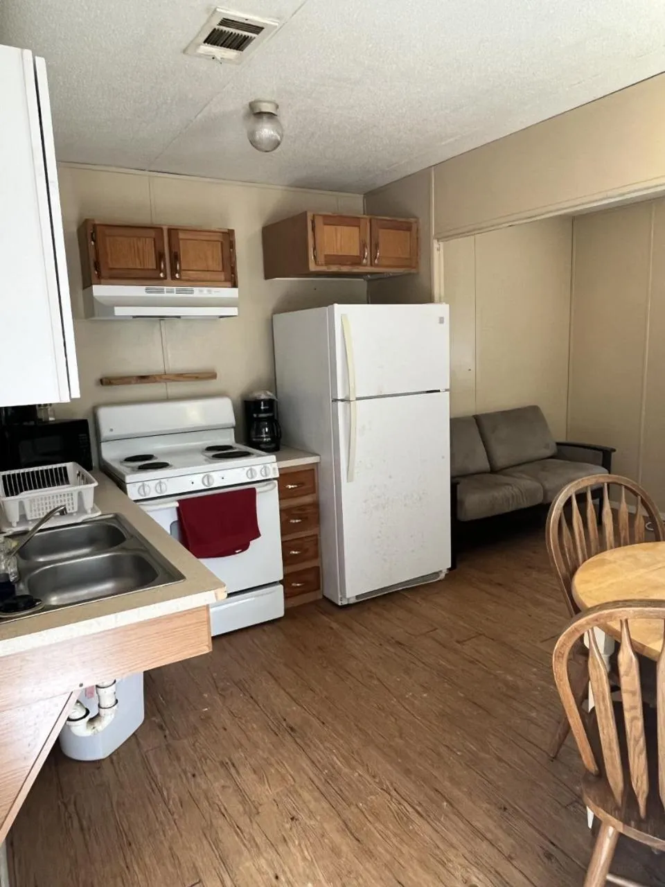 Kitchen or kitchenette in Outback Campground and Marina