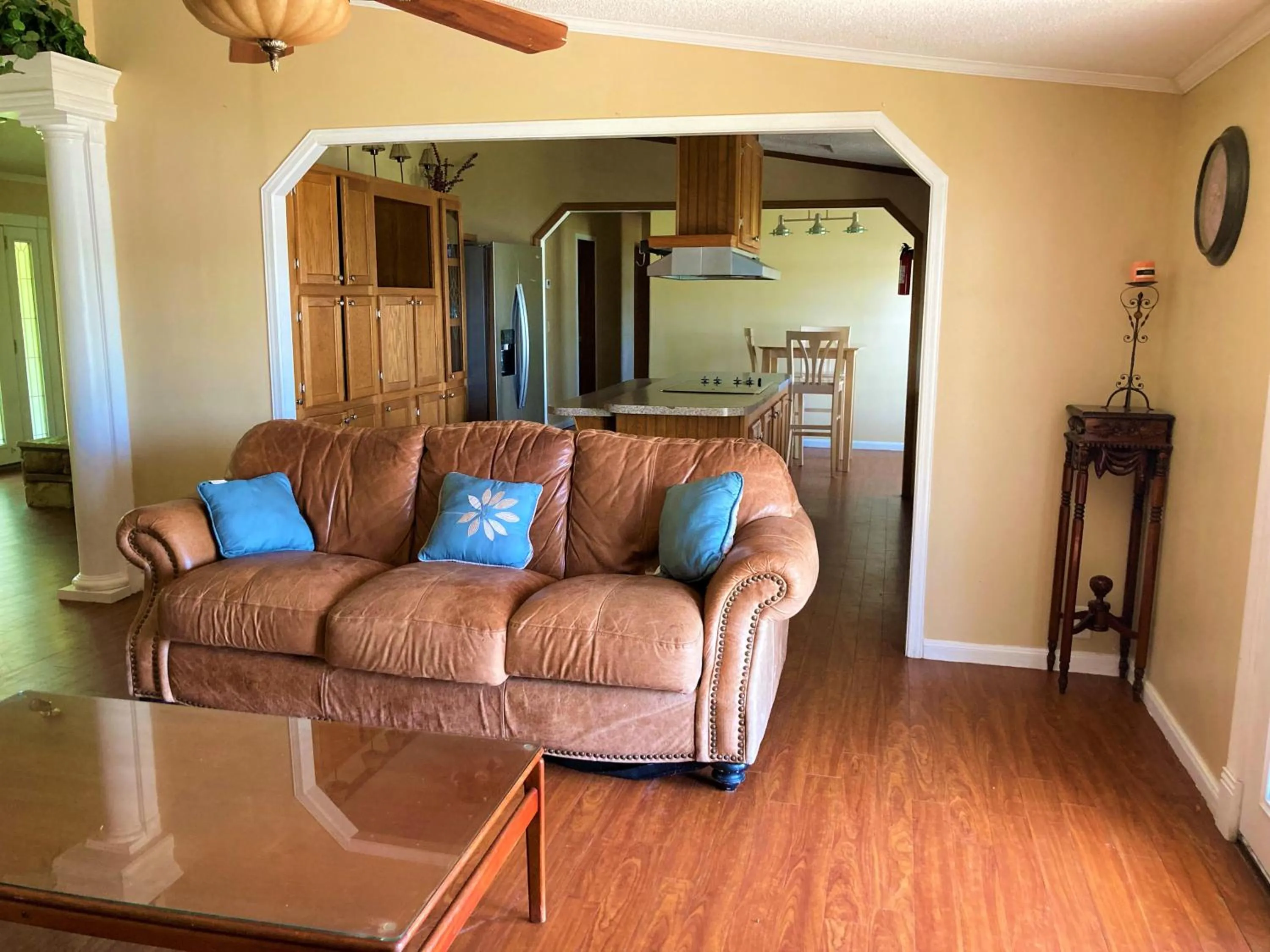 Living room in Outback Campground and Marina