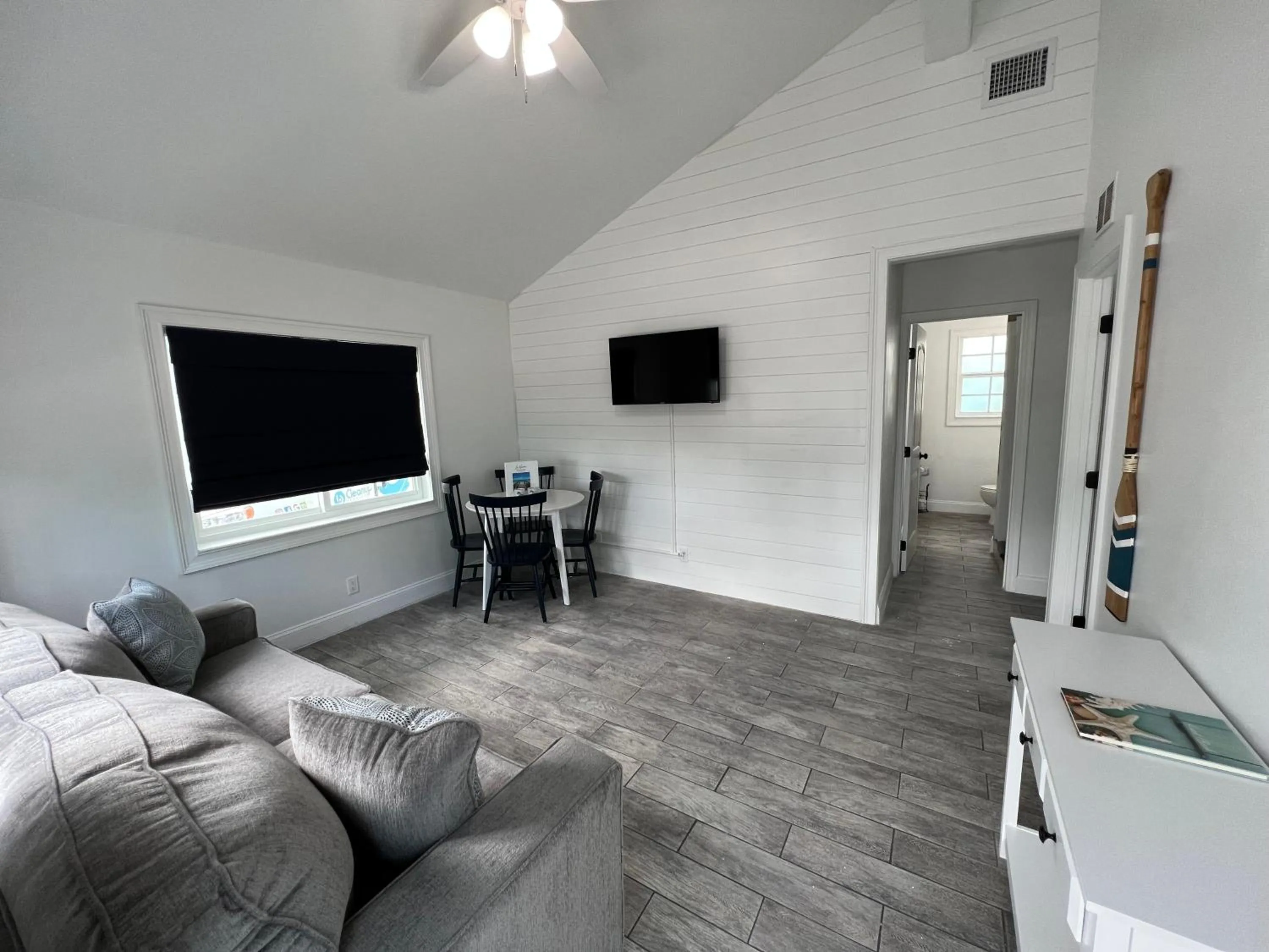 Communal lounge/ TV room in Blue Waters Treasure Island